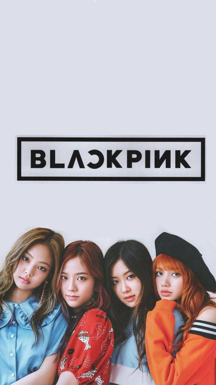 Membrele Blackpink LISA, JENNIE, ROSÉ și JISOO pozează cu logo-ul lor fantastic! Fundal
