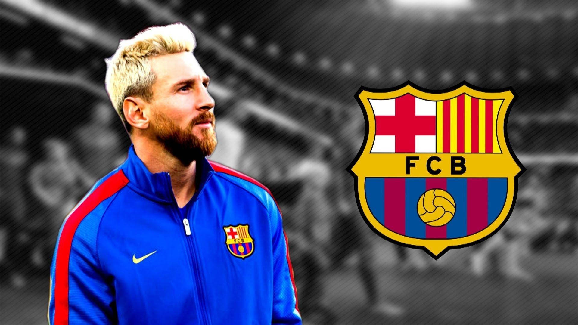 Messi ține cu mândrie logo-ul FC Barcelona Fundal