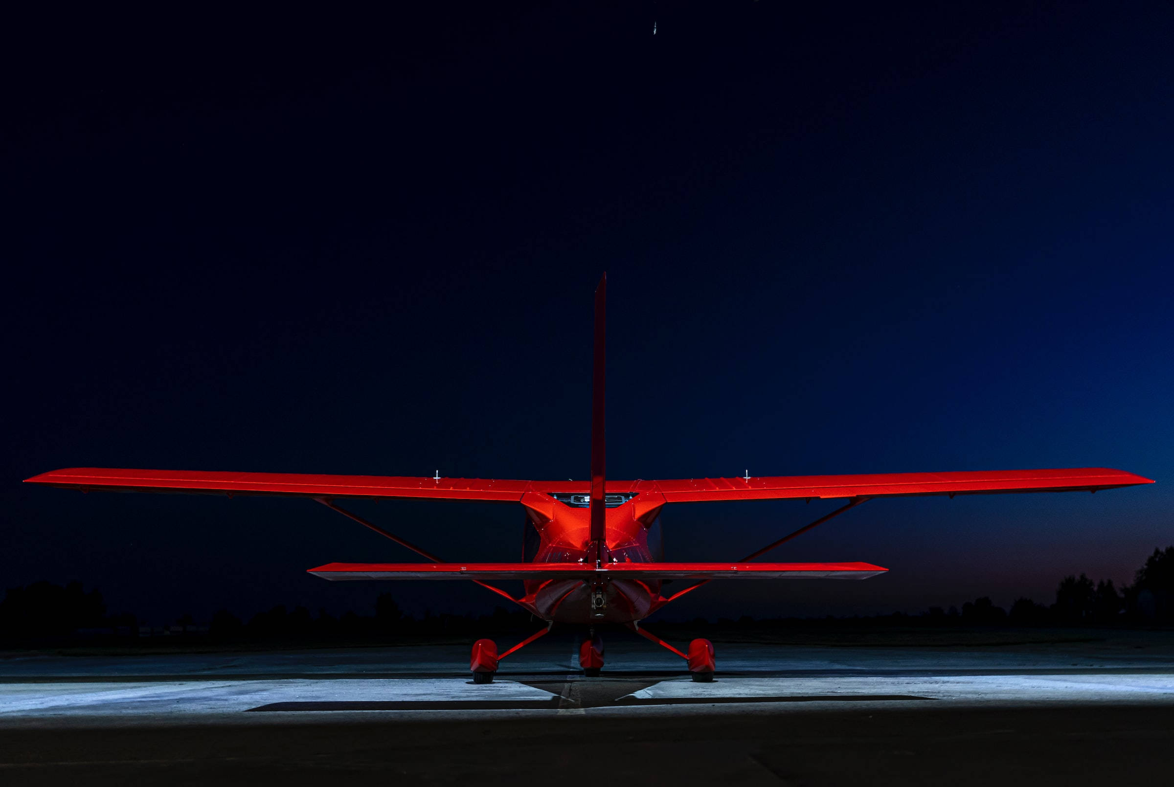 Model de avion biplan aviatic Fundal