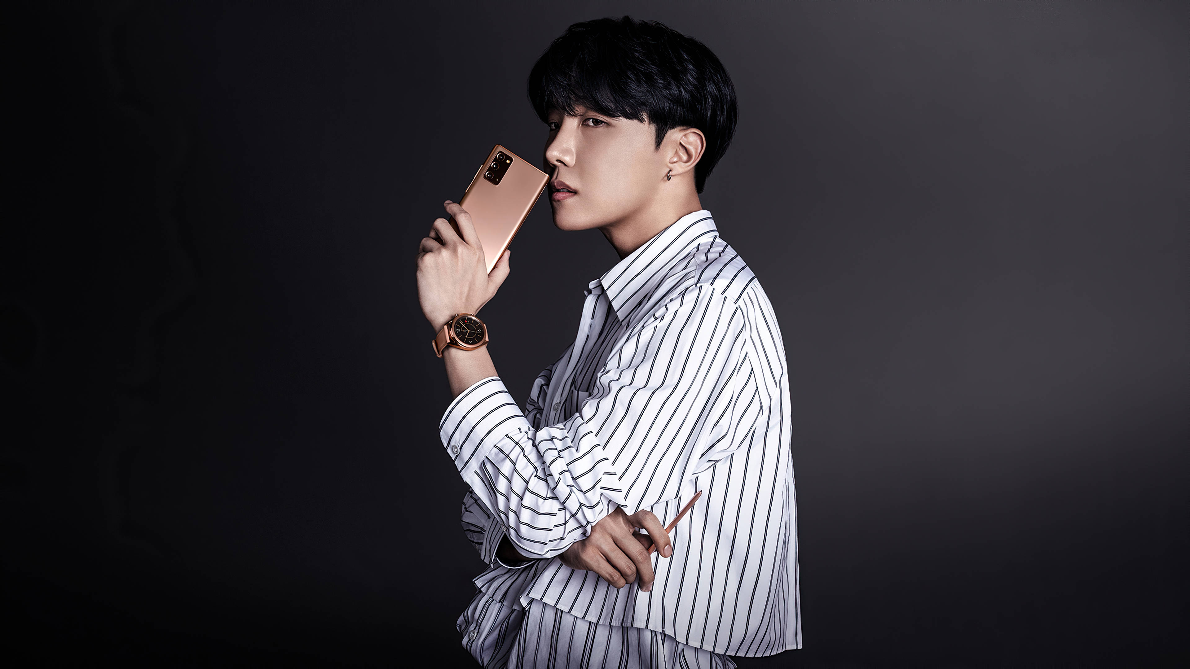 Modelare estetică cu telefonul BTS J-hope Fundal