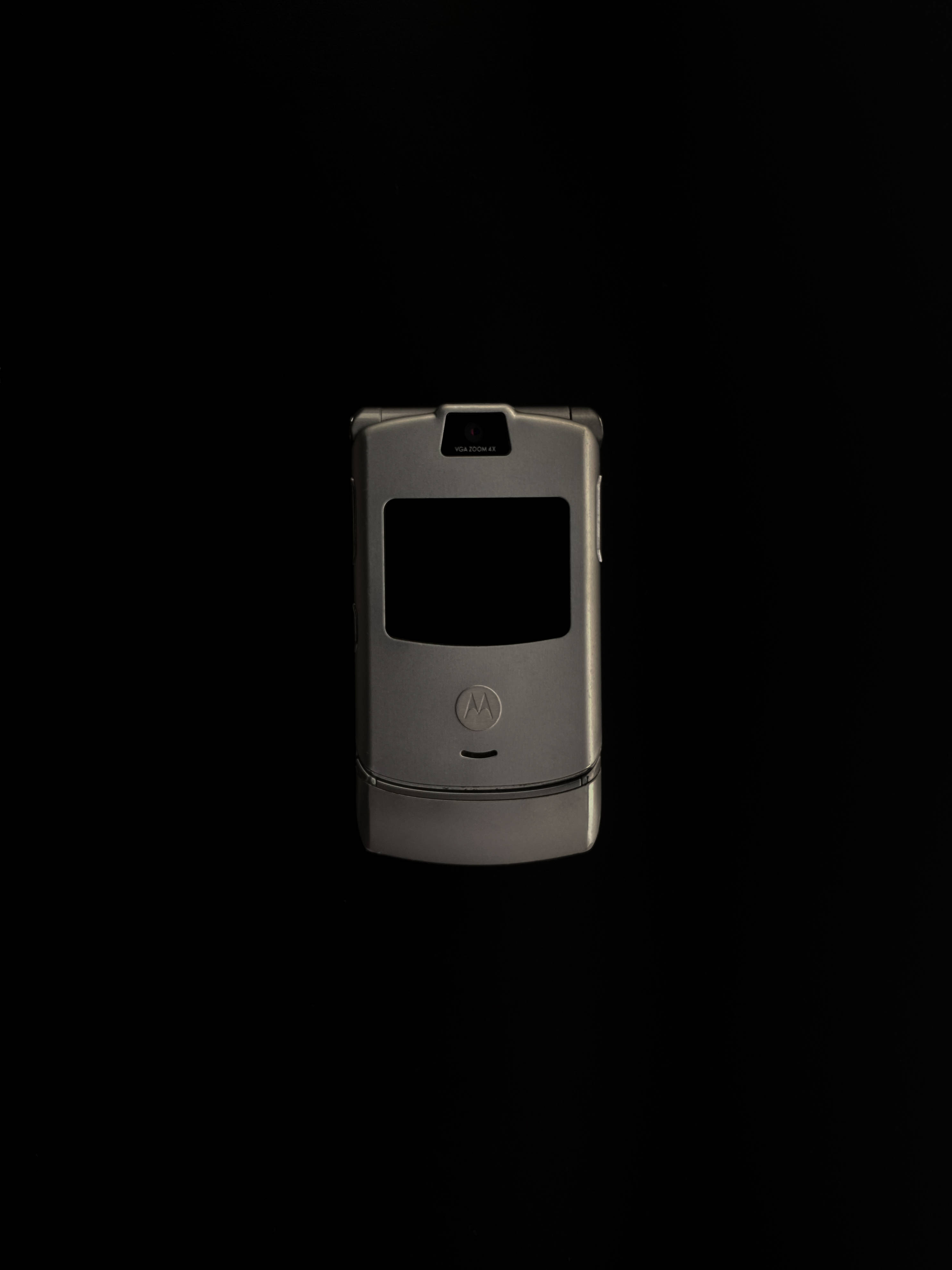 Motorola Flip Argintiu Negru Fundal
