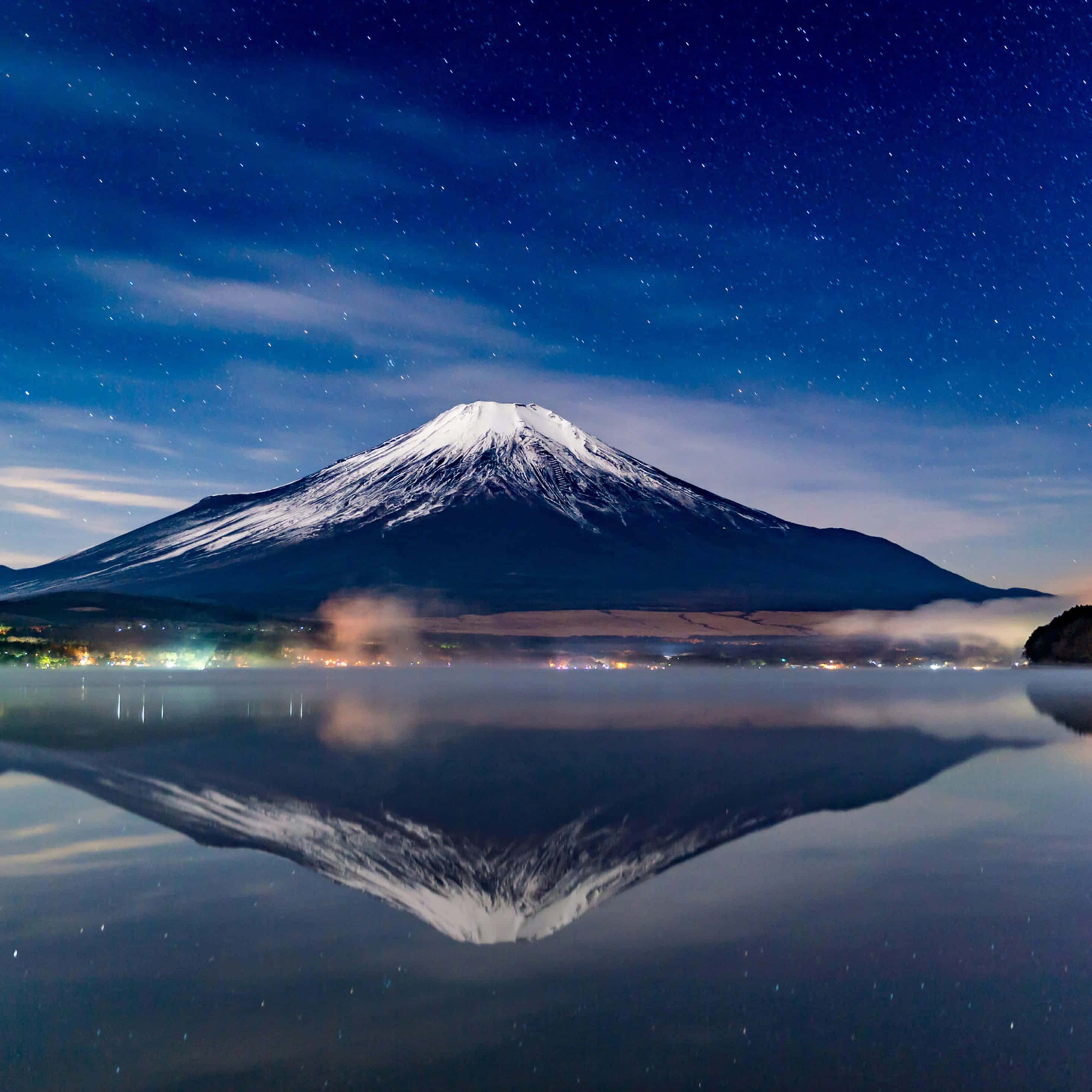Muntele Fuji, muntele iconic al Japoniei Fundal