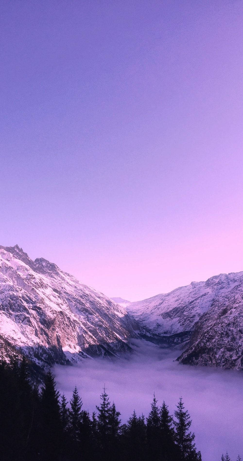 Munți înzăpeziți mov pastel Tumblr Fundal
