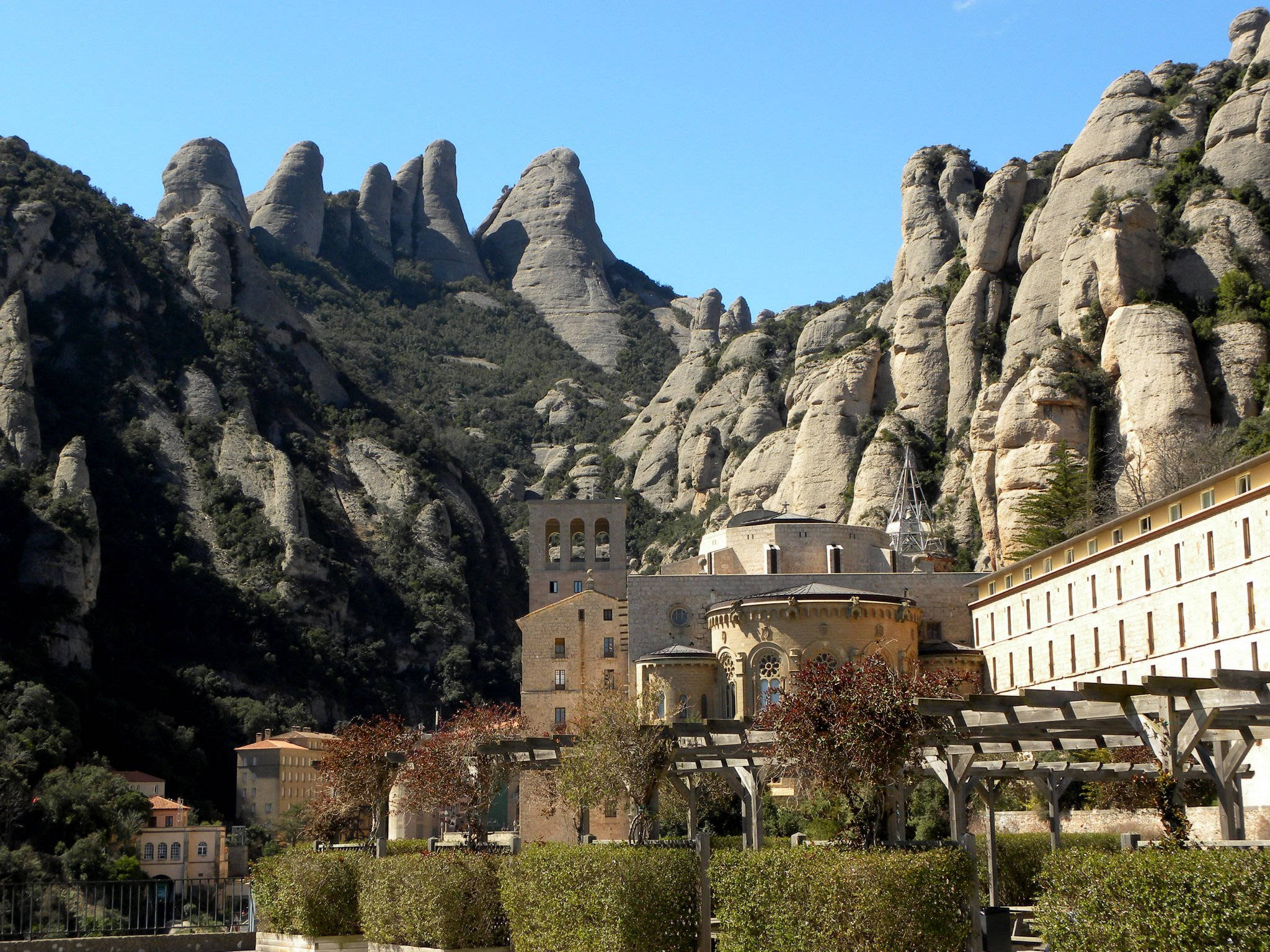 Munții Montserrat limpezi Fundal