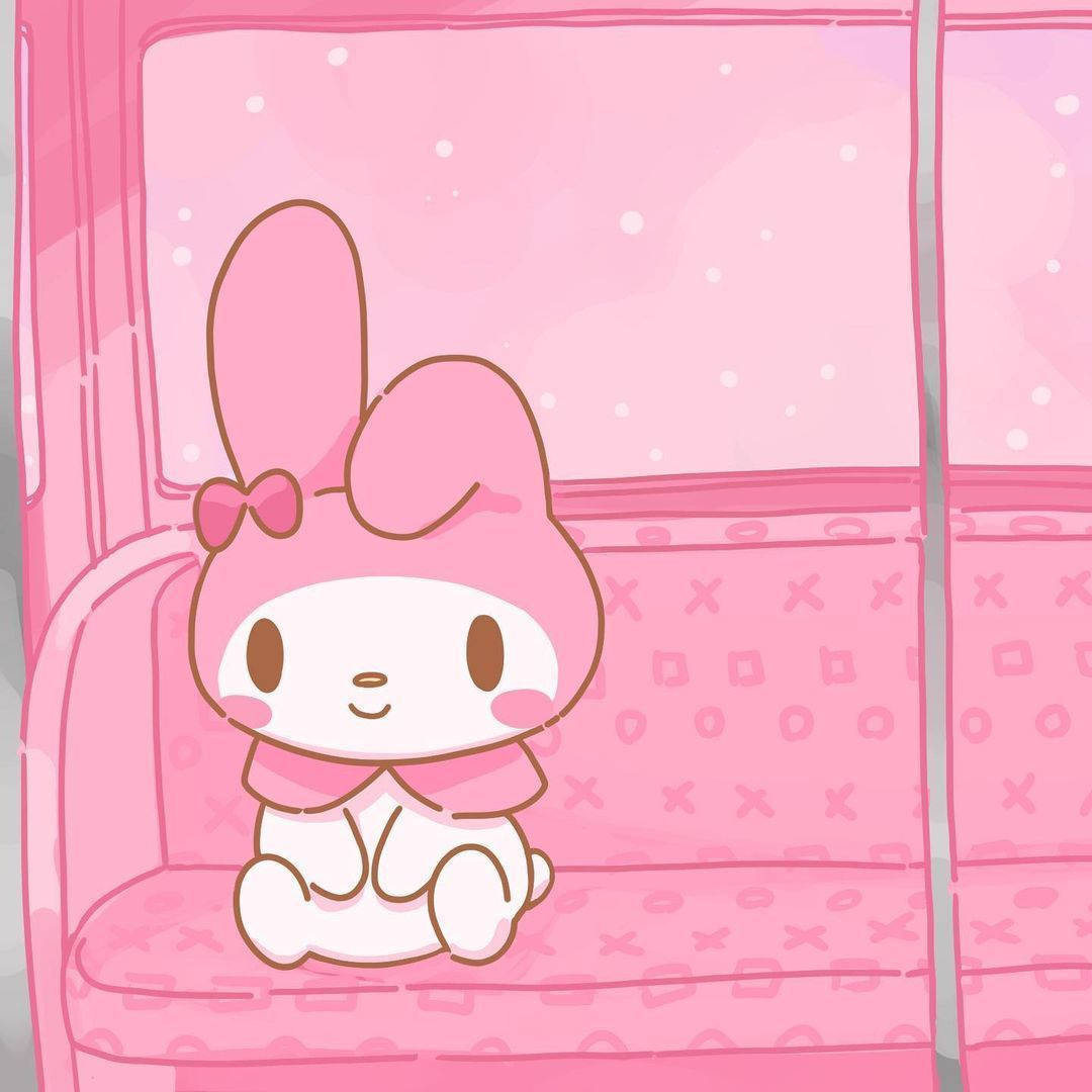 My Melody pe canapea roz PFP Fundal