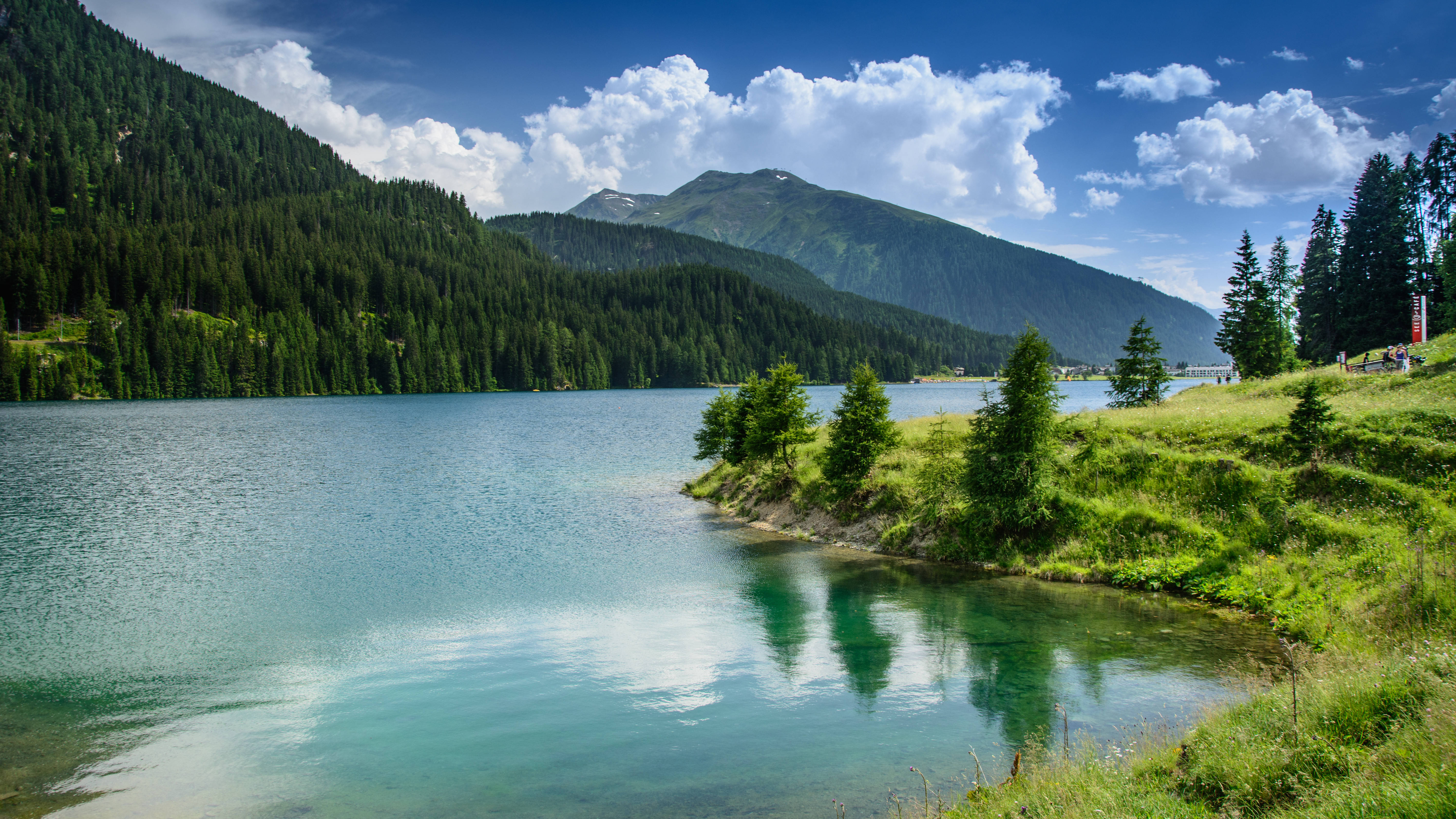 Natură de Munți și Lac Fundal
