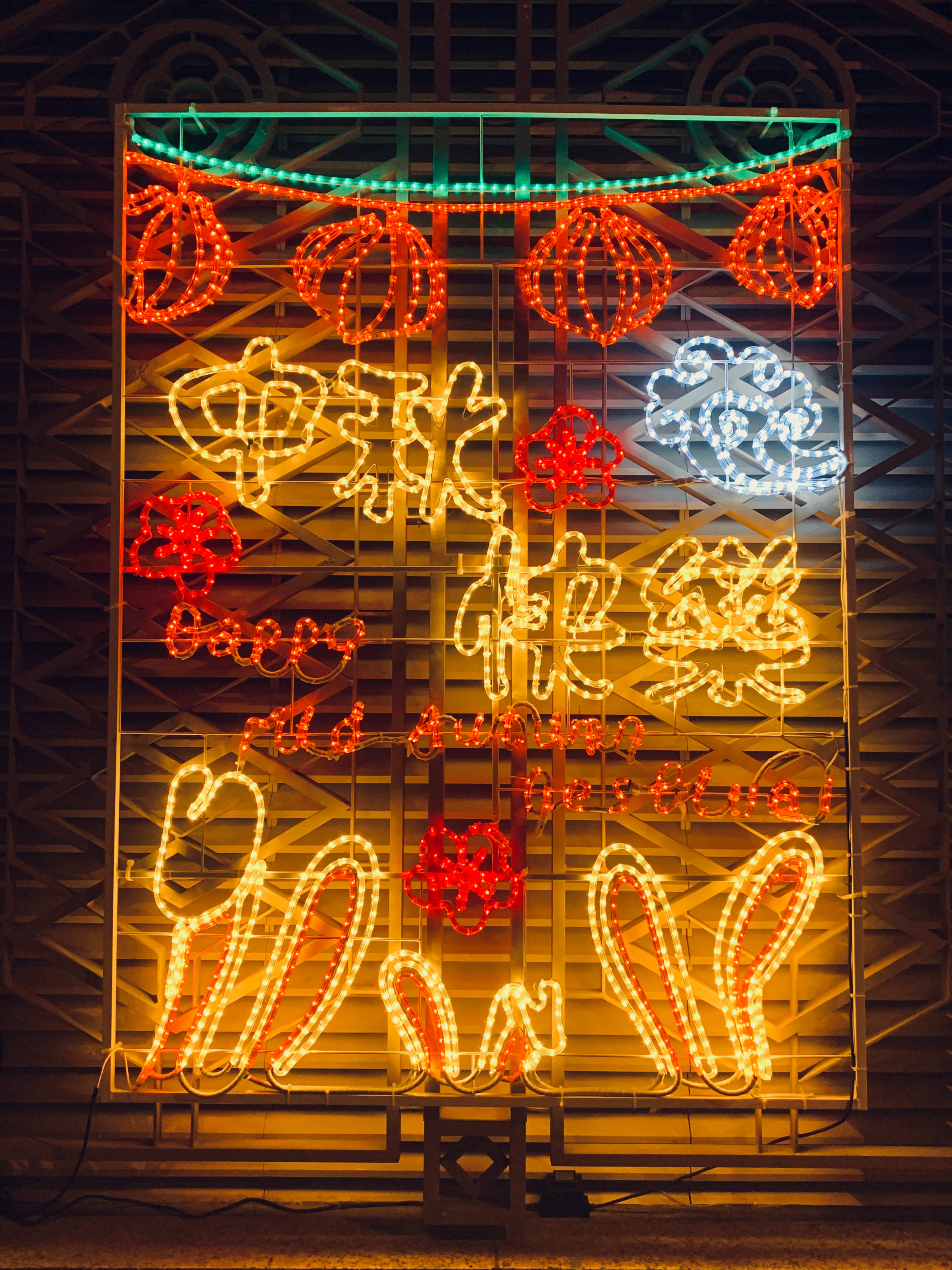 Neon galben cu semne chinezești pentru iPhone Fundal
