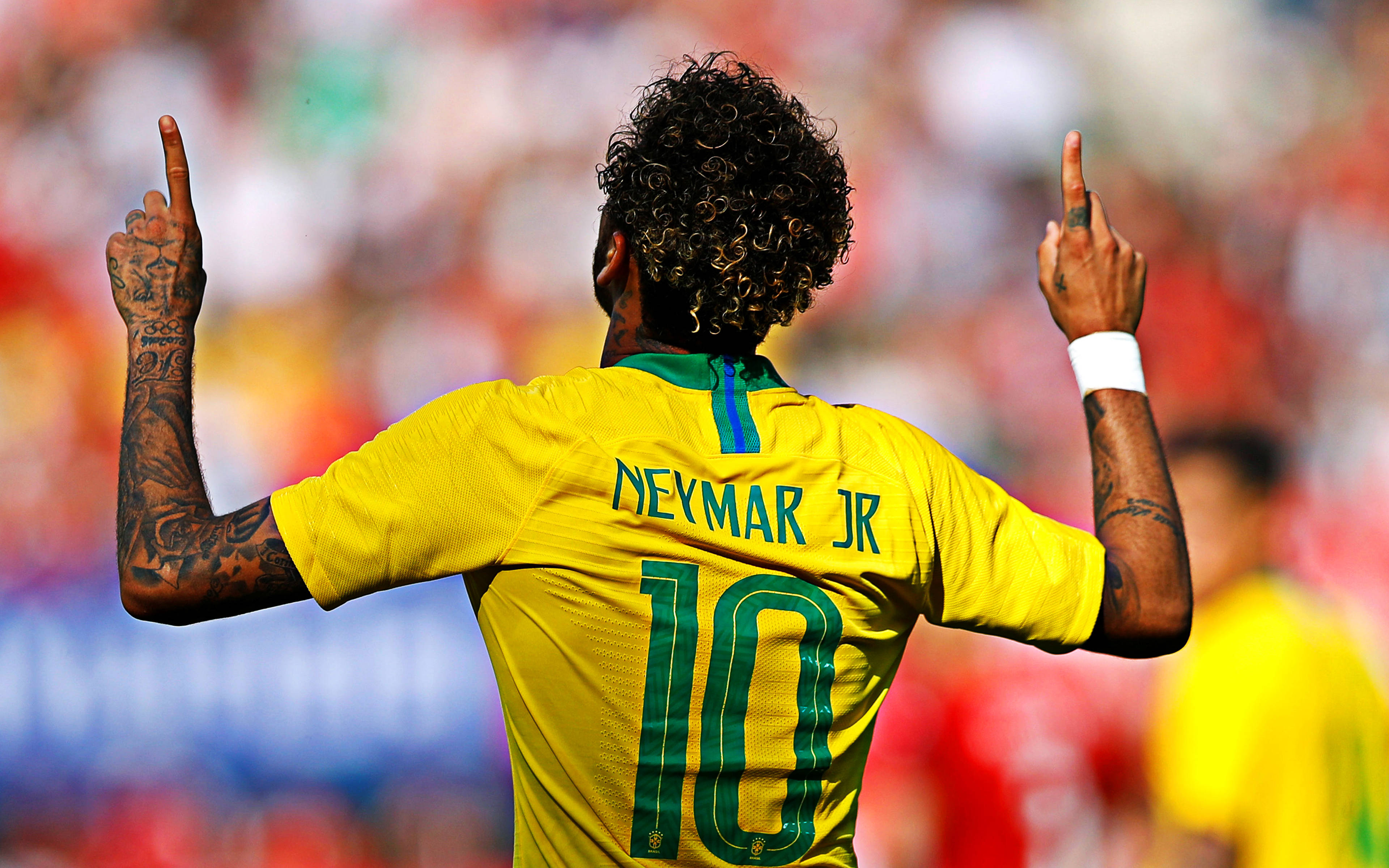 Neymar Jr arătând în sus Fundal