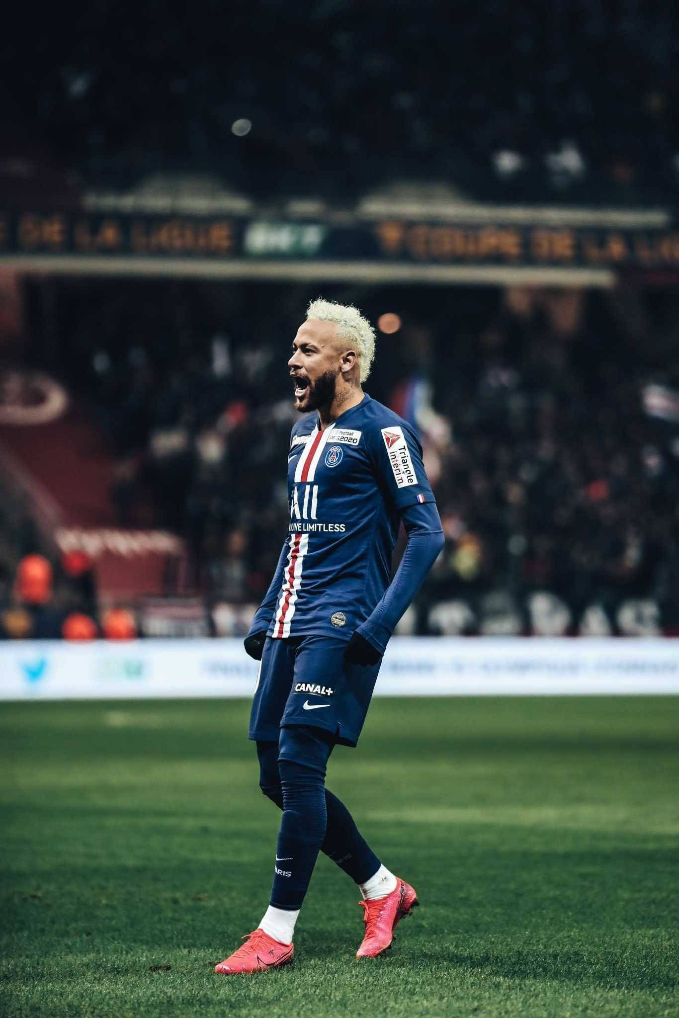 Neymar Jr cu părul decolorat Fundal