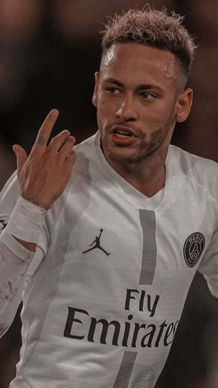 Neymar Jr. driblând o minge de fotbal. Fundal