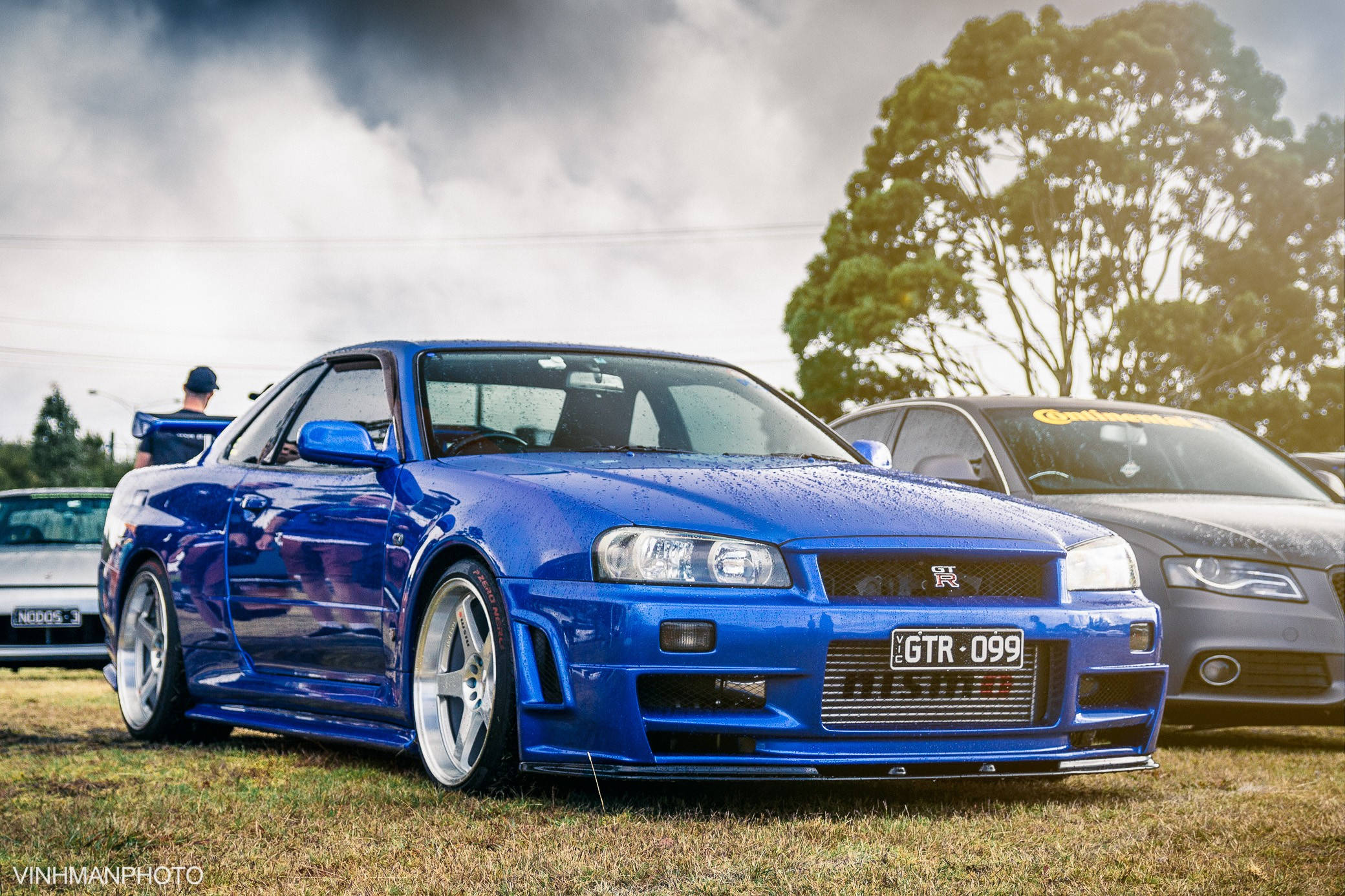 Nissan Skyline GTR R34 în Albastru Lucios Fundal