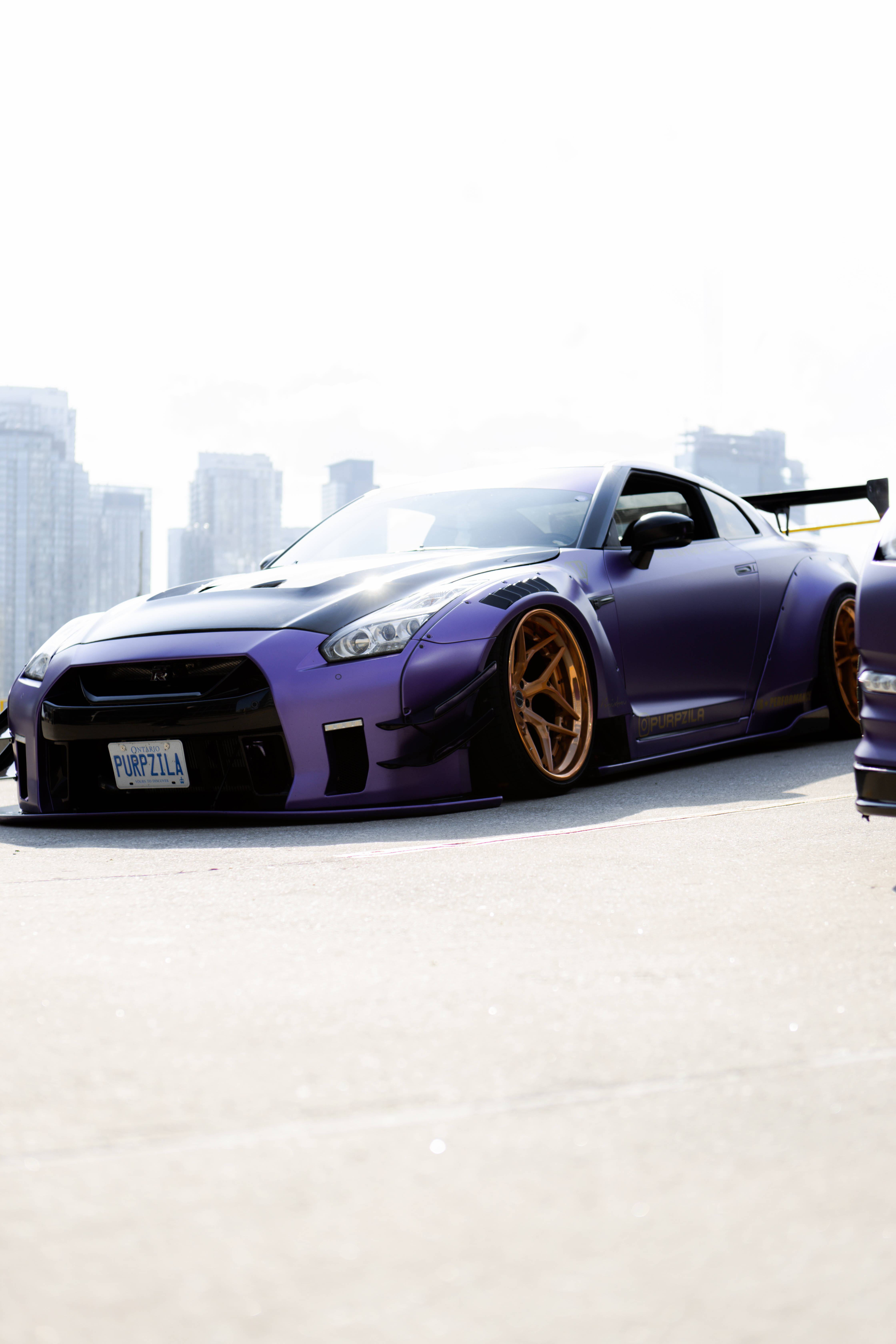 Nissan Skyline GTR R34 mov purpuriu Fundal