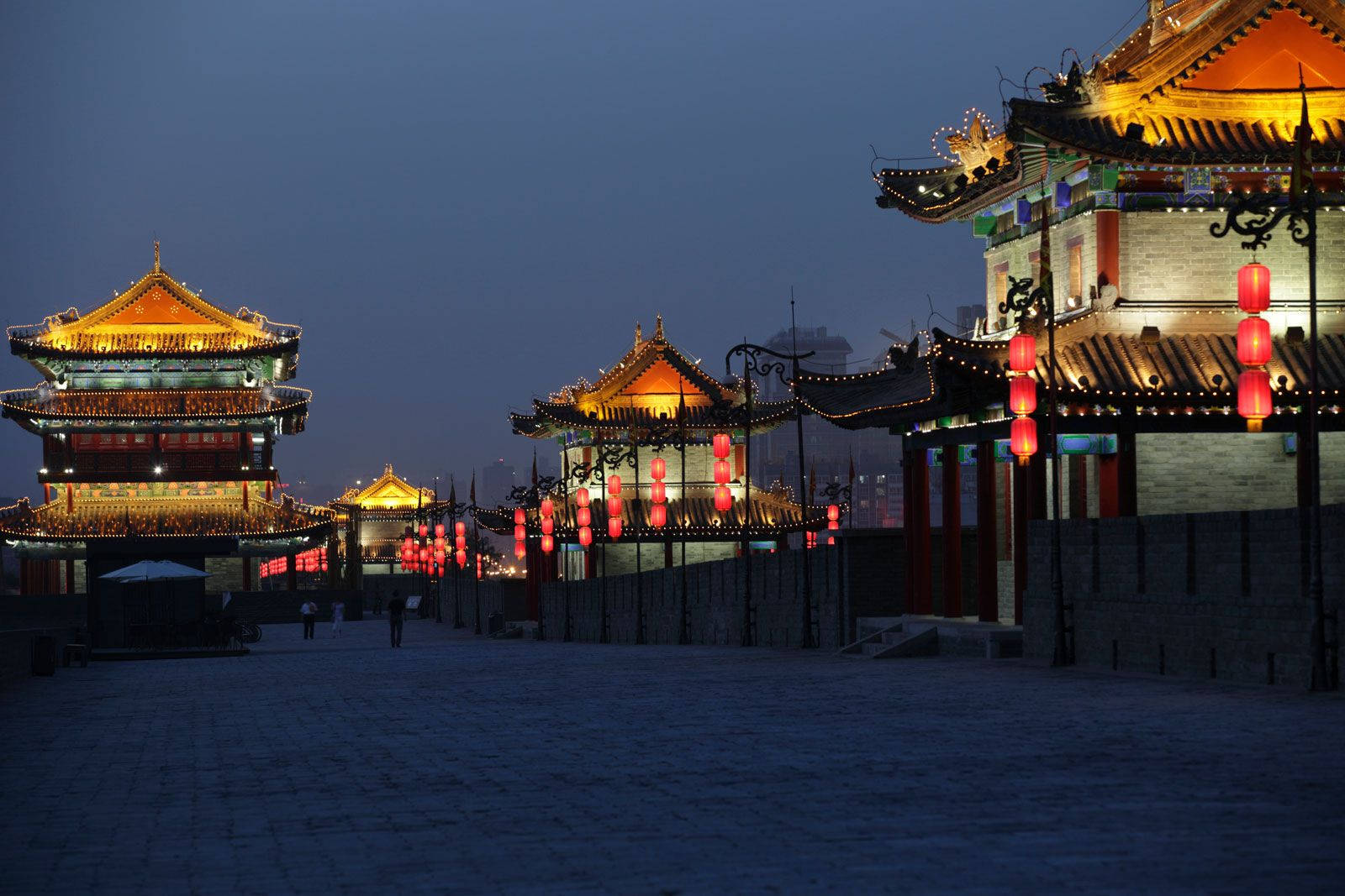 Noapte Colorată în Zidul Orașului Xian Fundal
