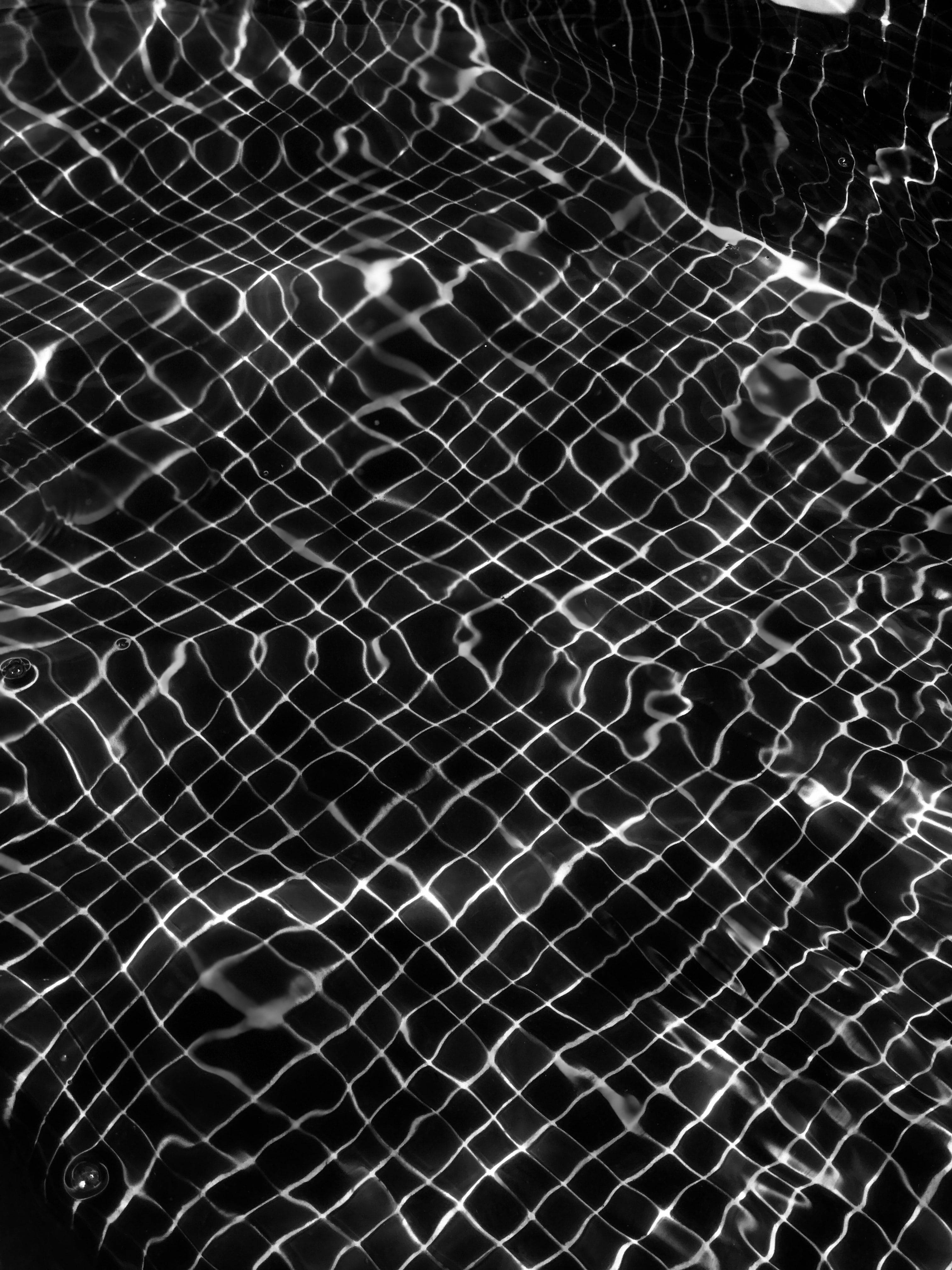 O călătorie abstractă prin tărâmul retro-futurismului Fundal