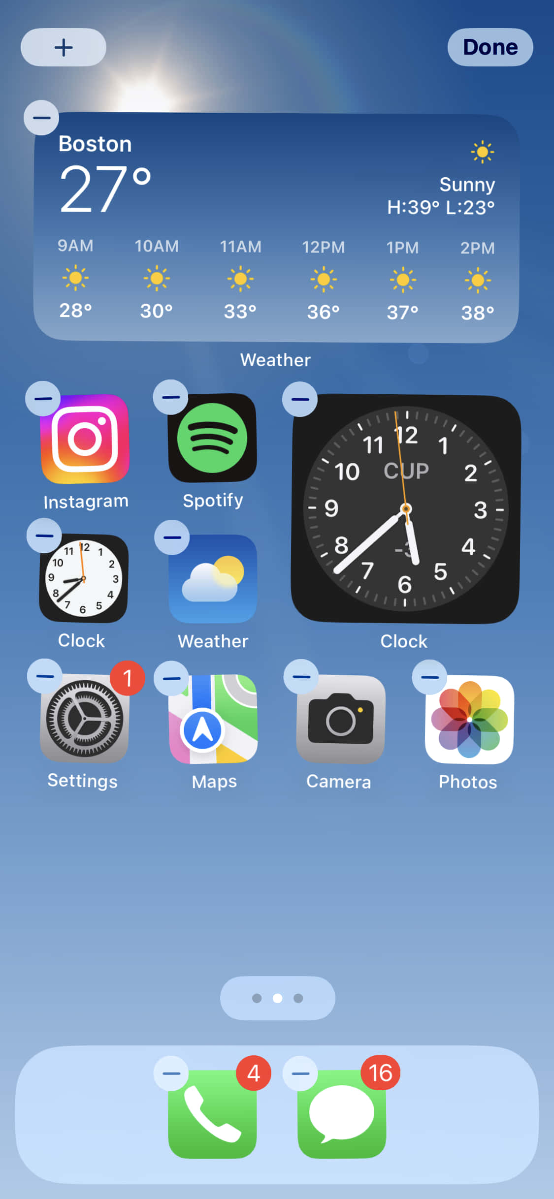 o captură de ecran a iPhone-ului cu un ceas și alte pictogram Fundal