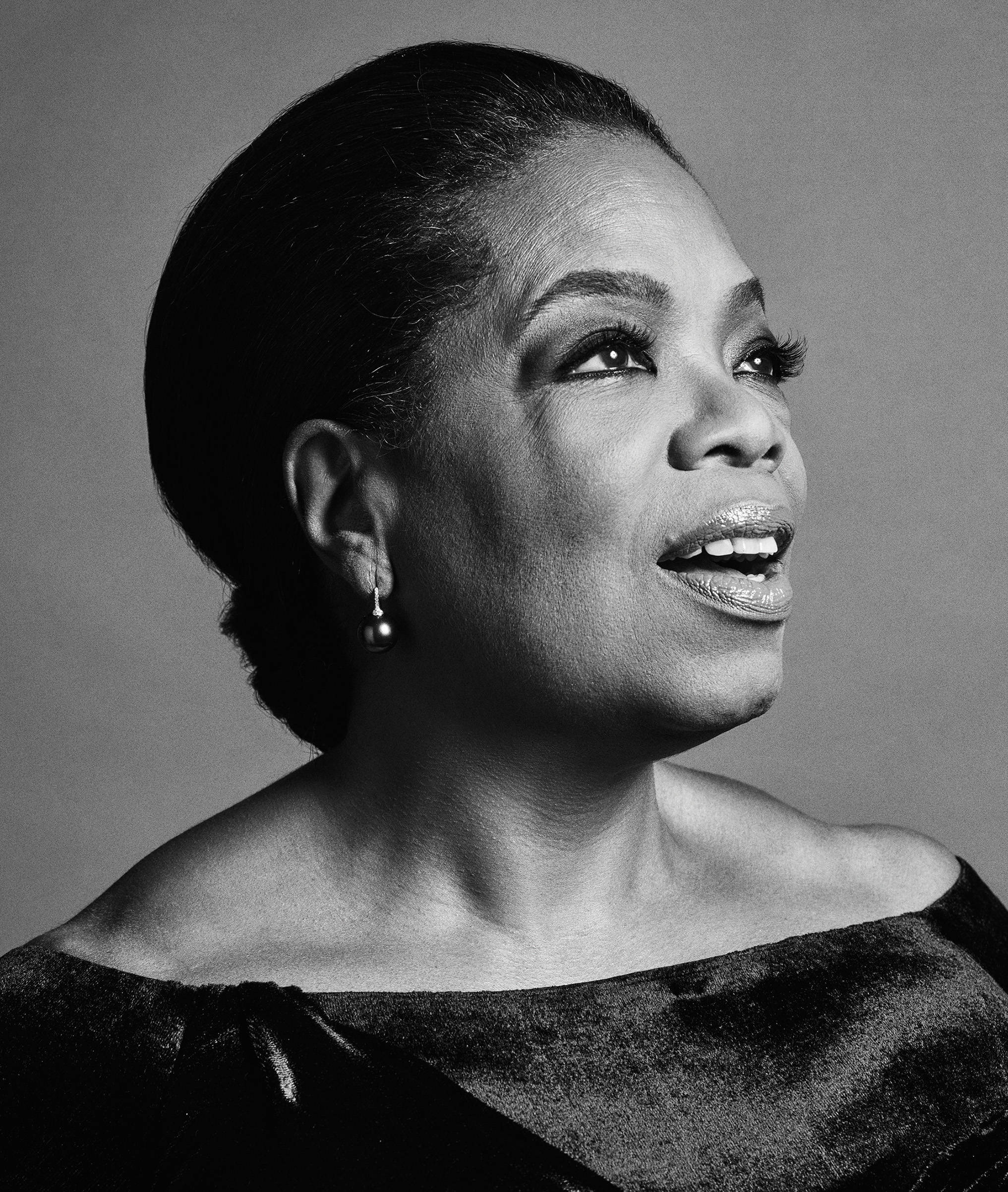 Oprah Winfrey Portret Elegant Fundal