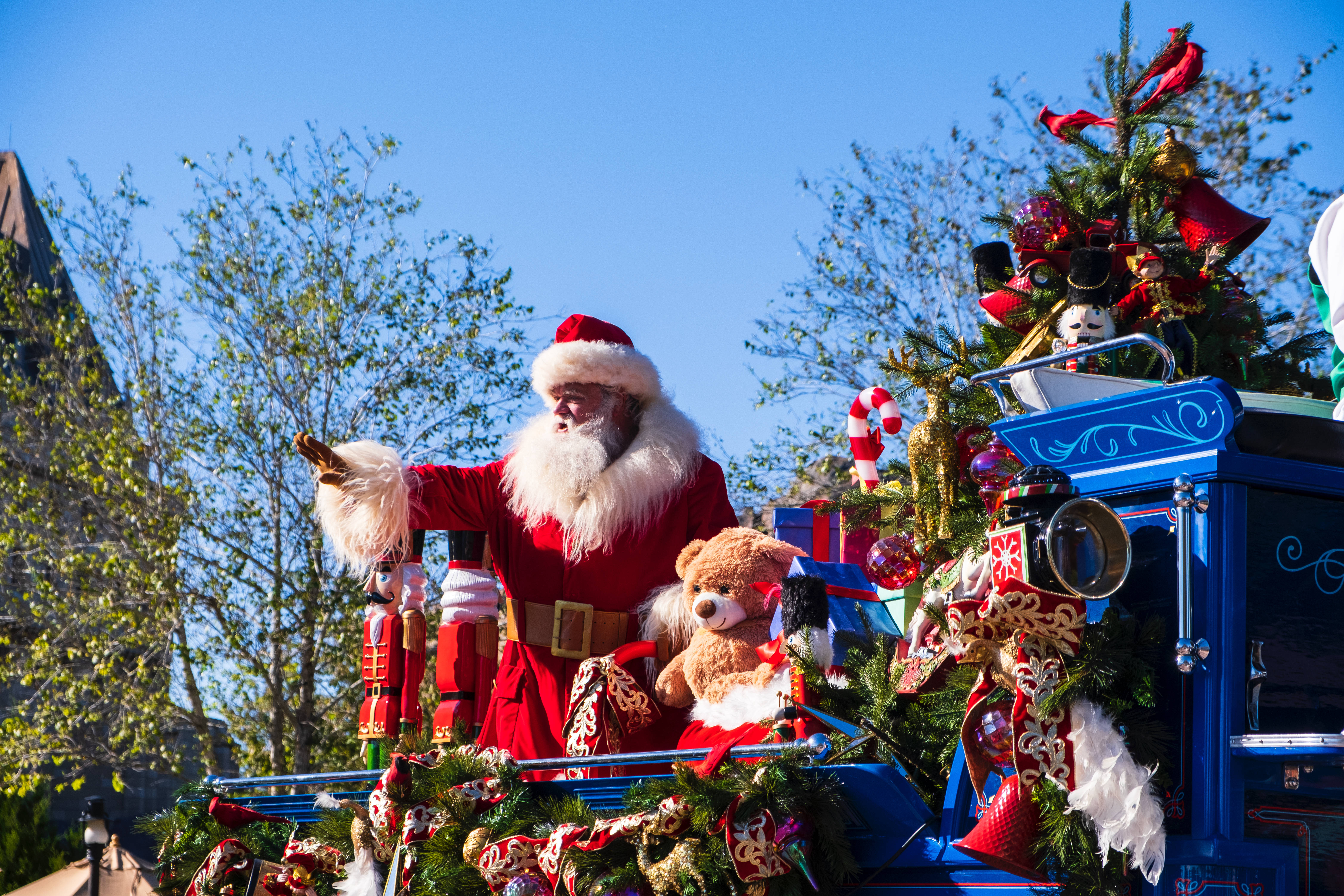 Parada de Crăciun Disney cu Moș Crăciun Fundal