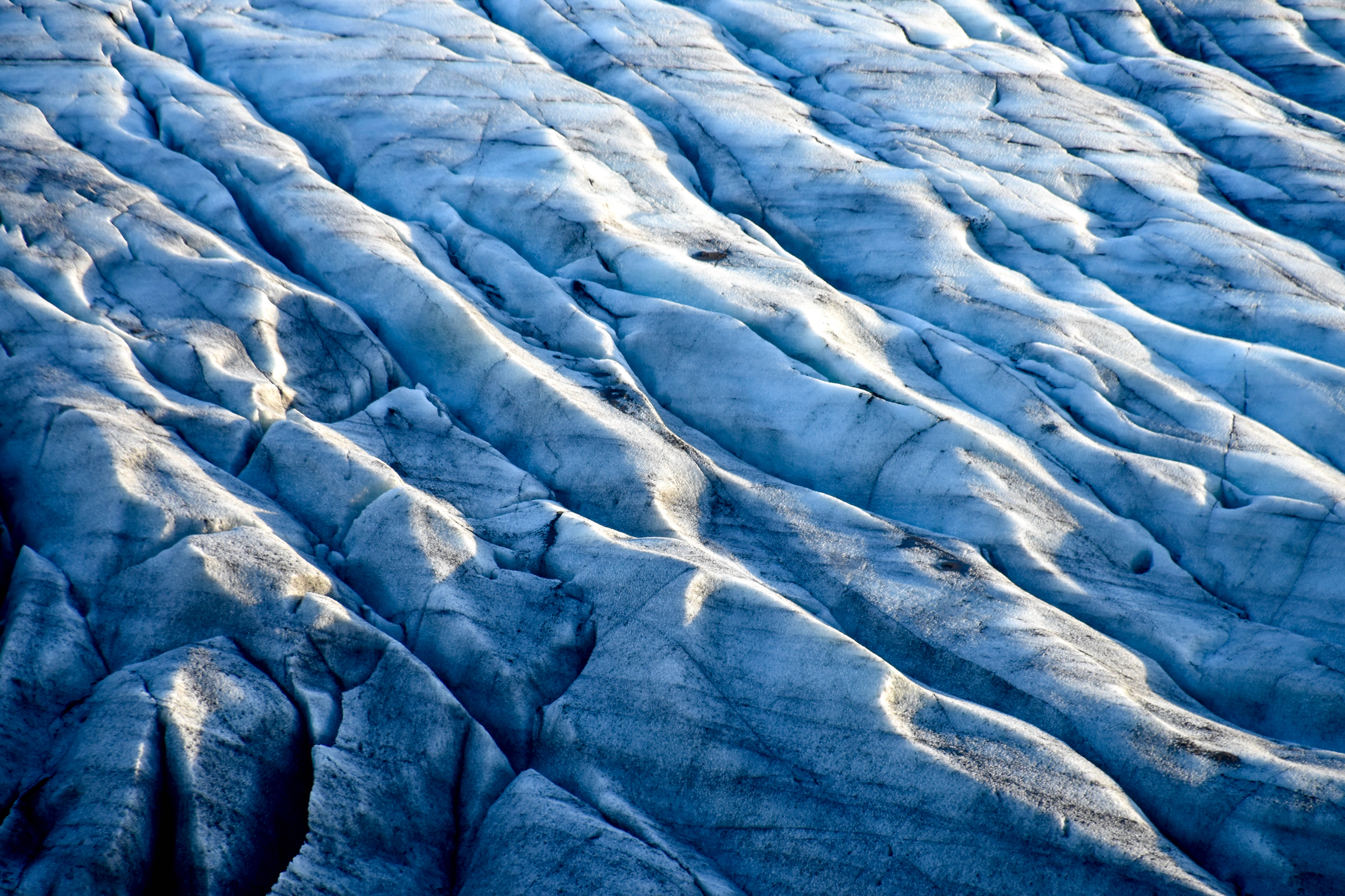 Peisaj glaciar cool în alb și albastru Fundal