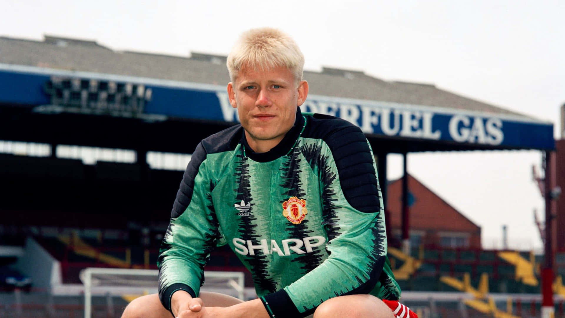 Peter Schmeichel tânăr fotografie Fundal