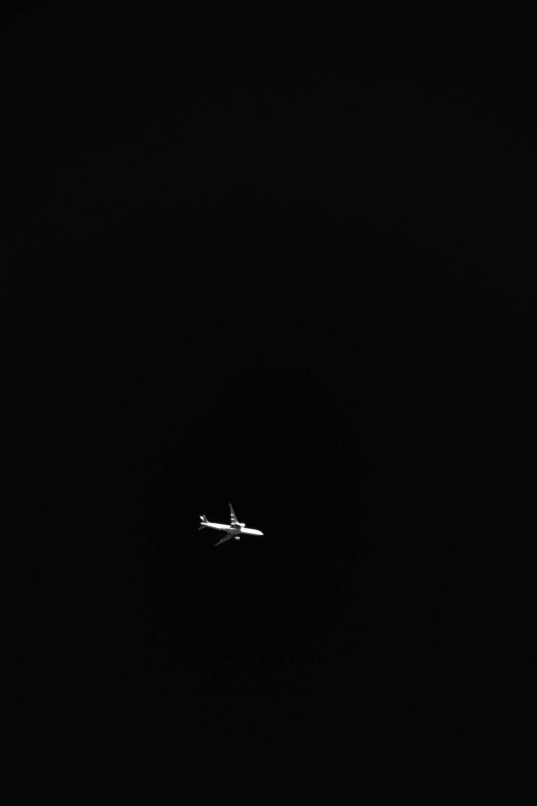 PFP minimalist avion alb-negru Fundal