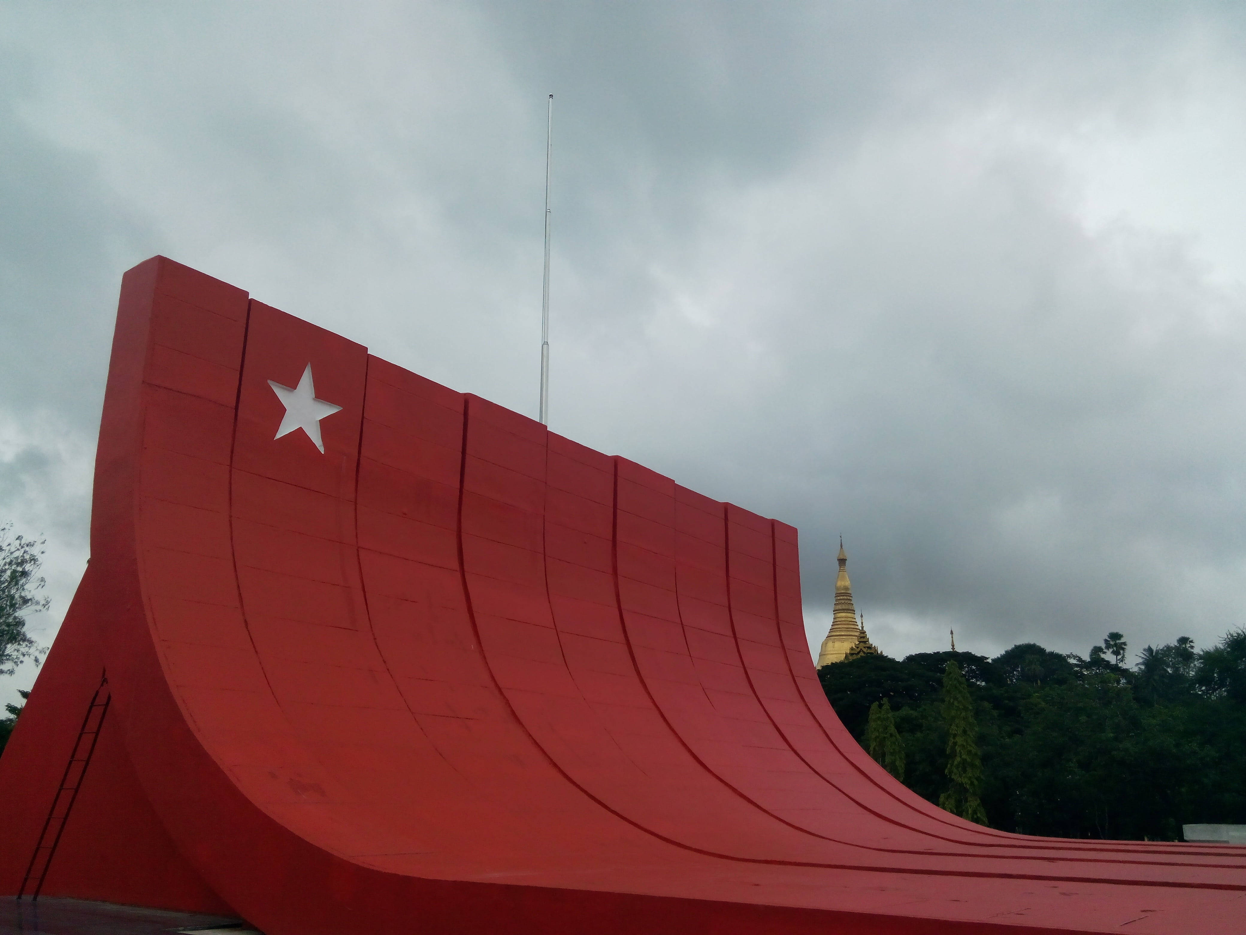 Piața Liniștită Mara Tar Pwe din Yangon, Myanmar Fundal