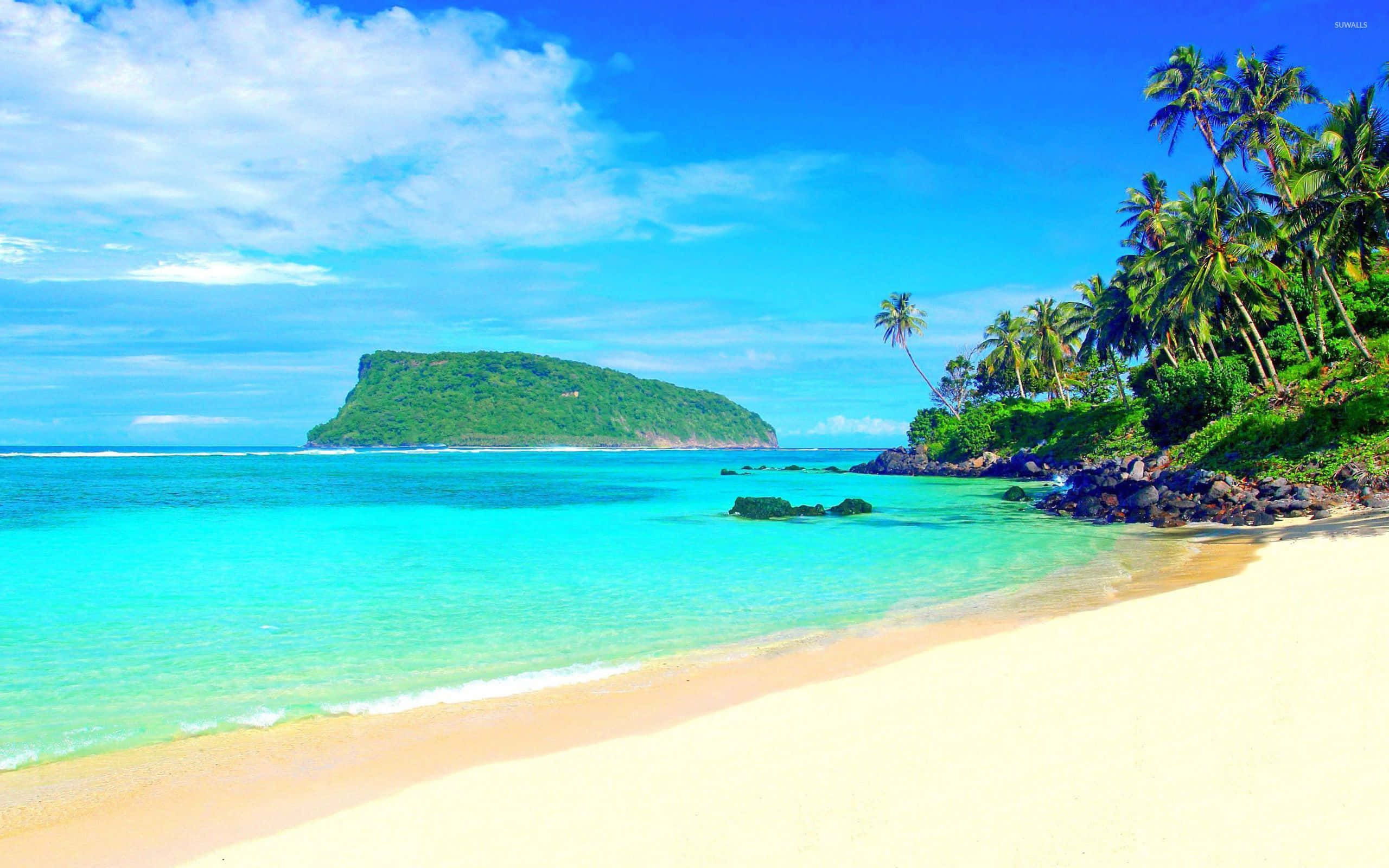Plajă liniștită din Fiji la apus Fundal