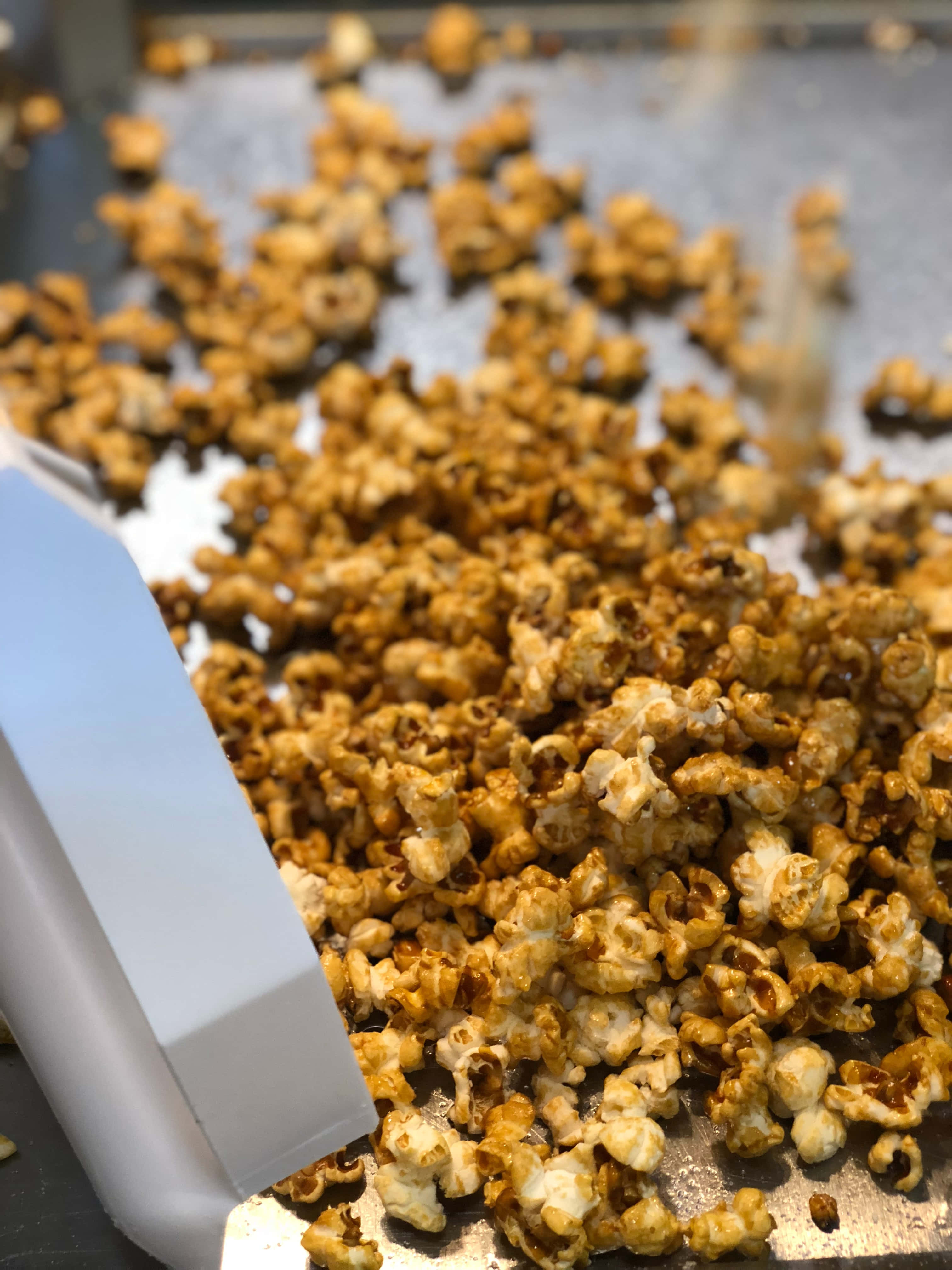 popcorn în curs de preparare într-o mașină Fundal