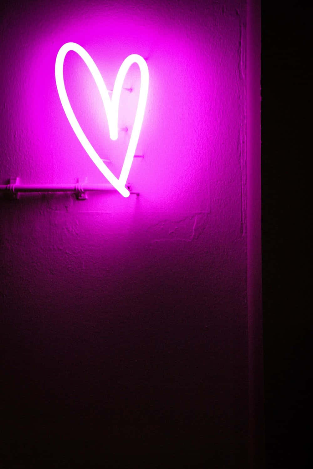 Portret cu Inimă Neon LED Mov Fundal