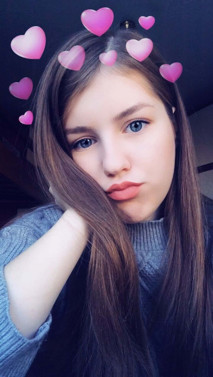 Poză cu fată drăguță pe Snapchat Fundal