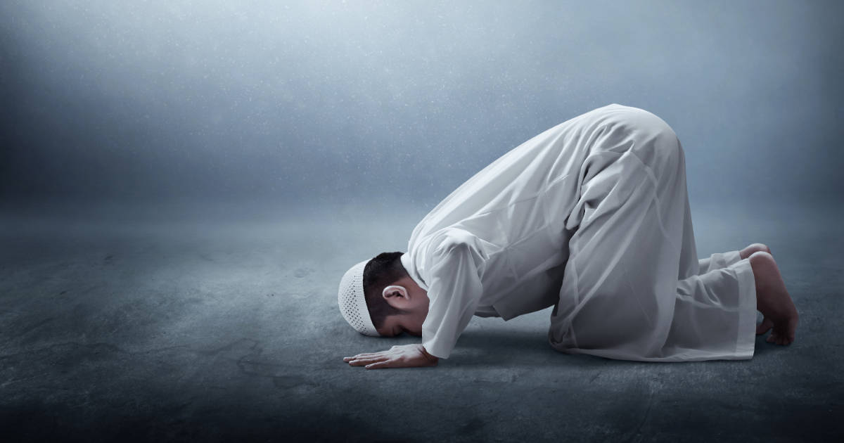 Poziția de închinare a băiatului islamic Fundal