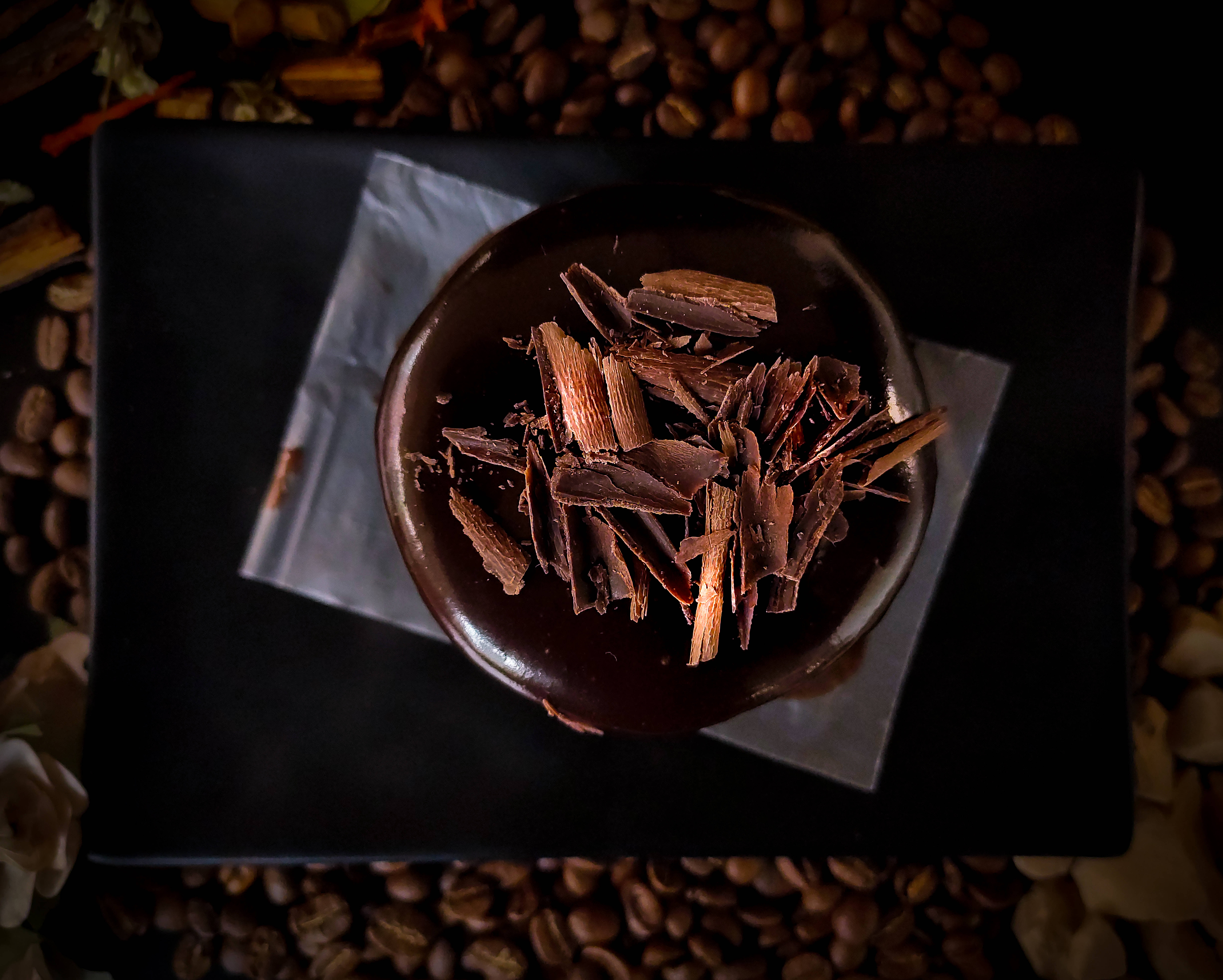 Prăjitură de Ciocolată și Boabe de Cafea Fundal