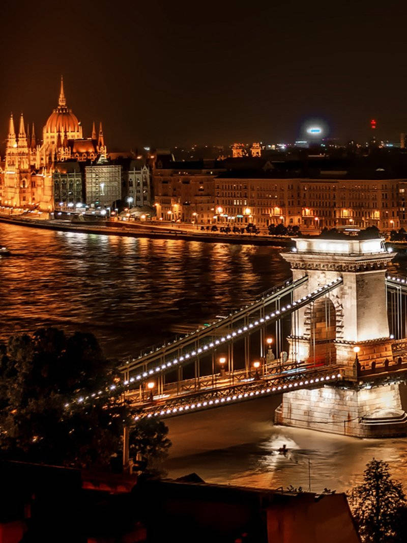 Priveliște maiestuoasă de noapte a orașului Budapesta Fundal
