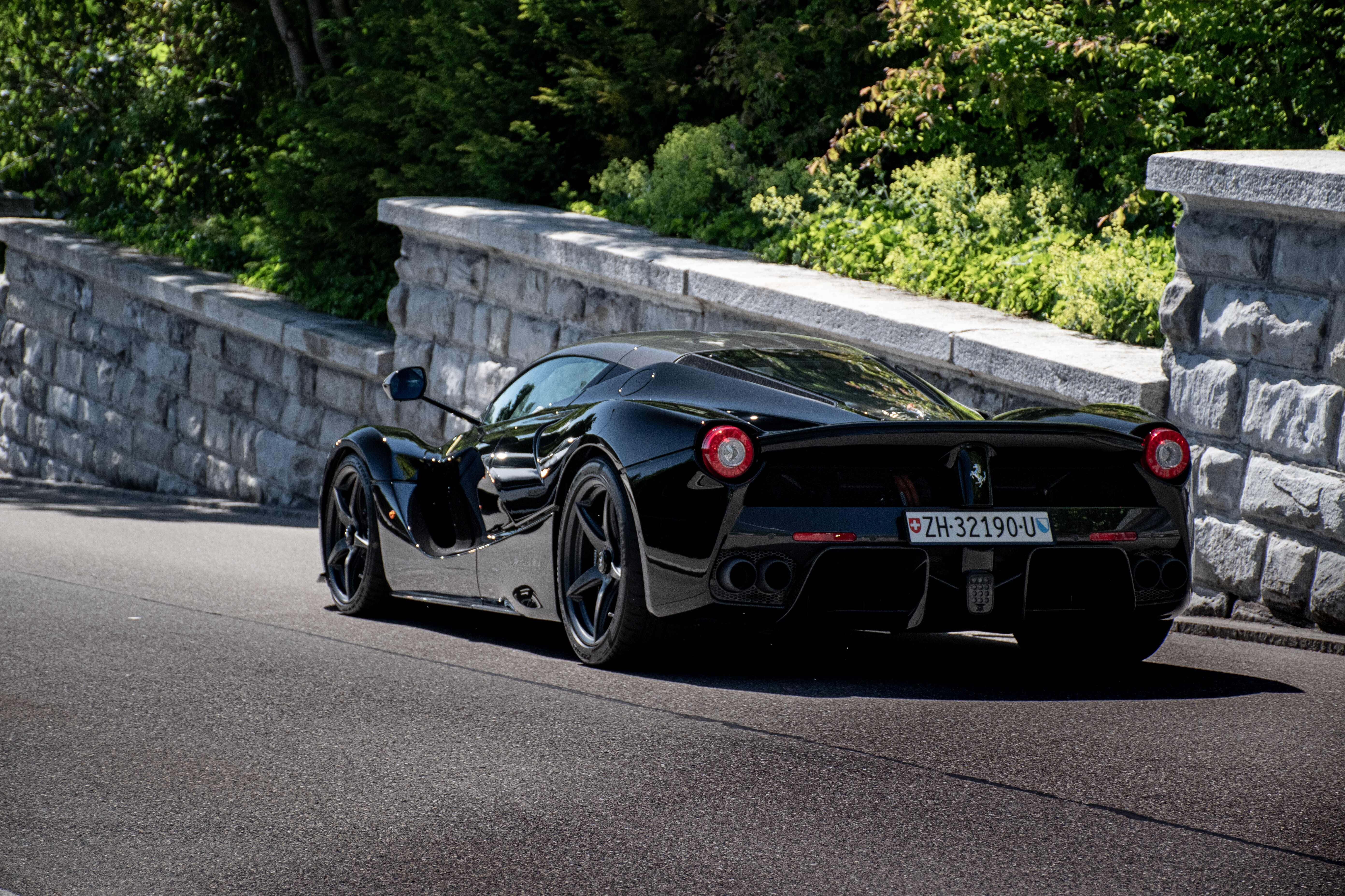 Puternic și Luxos: Ferrari Fundal