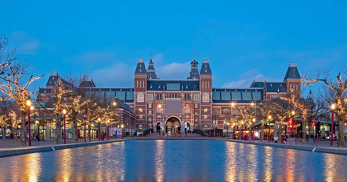 Rijksmuseum cu lumini de Crăciun noaptea Fundal