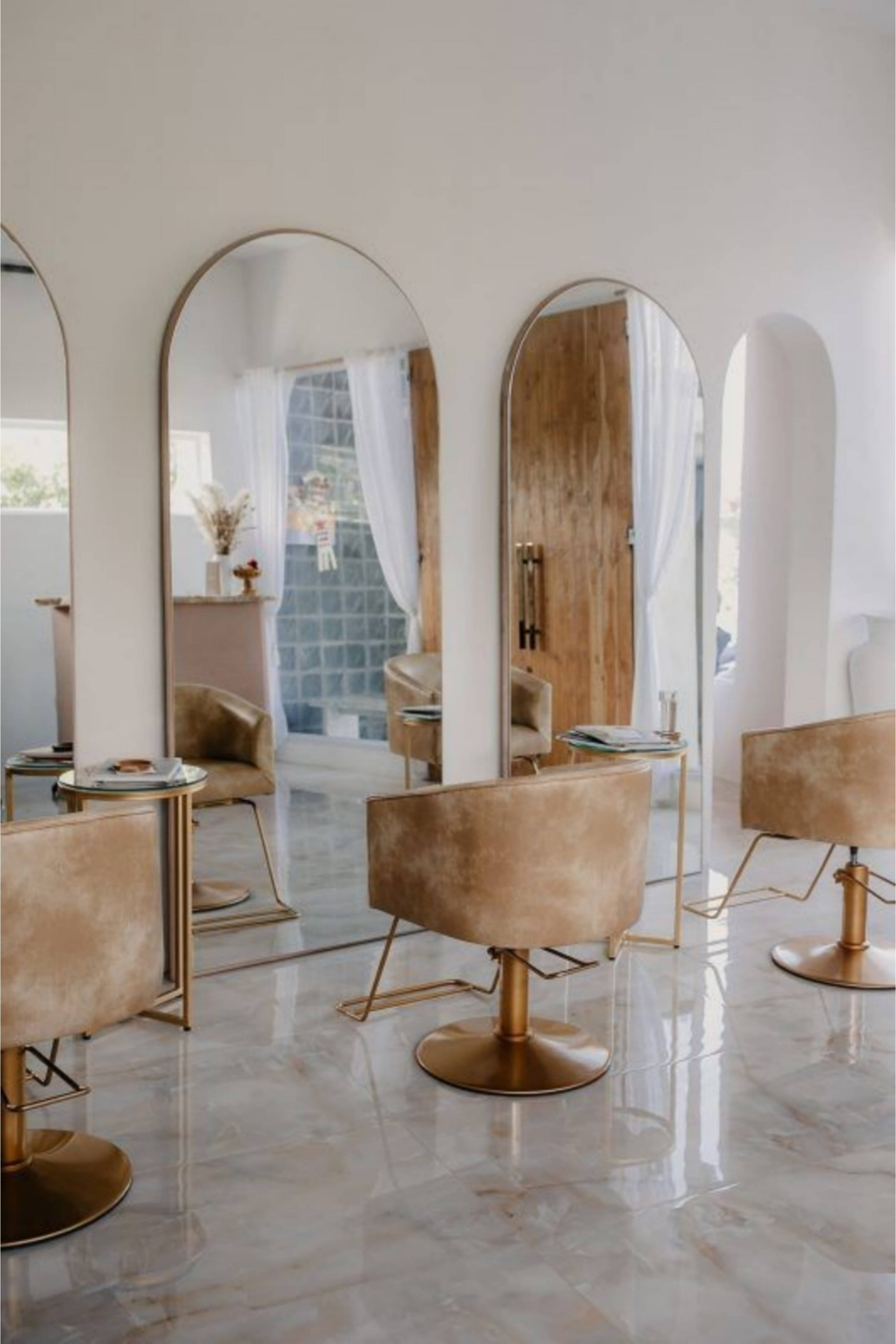 Salon de Coafură Confortabil în Bali Fundal