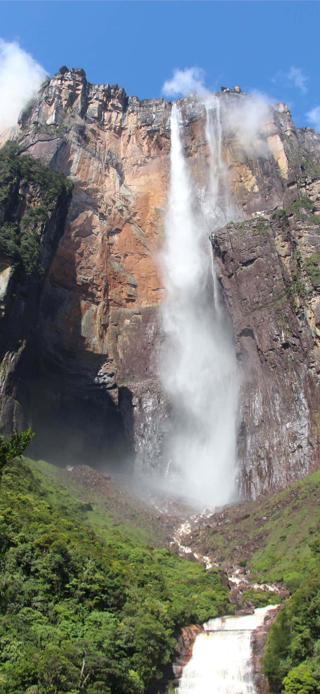Cascada Îngerilor în Parcul Național Canaima Fundal