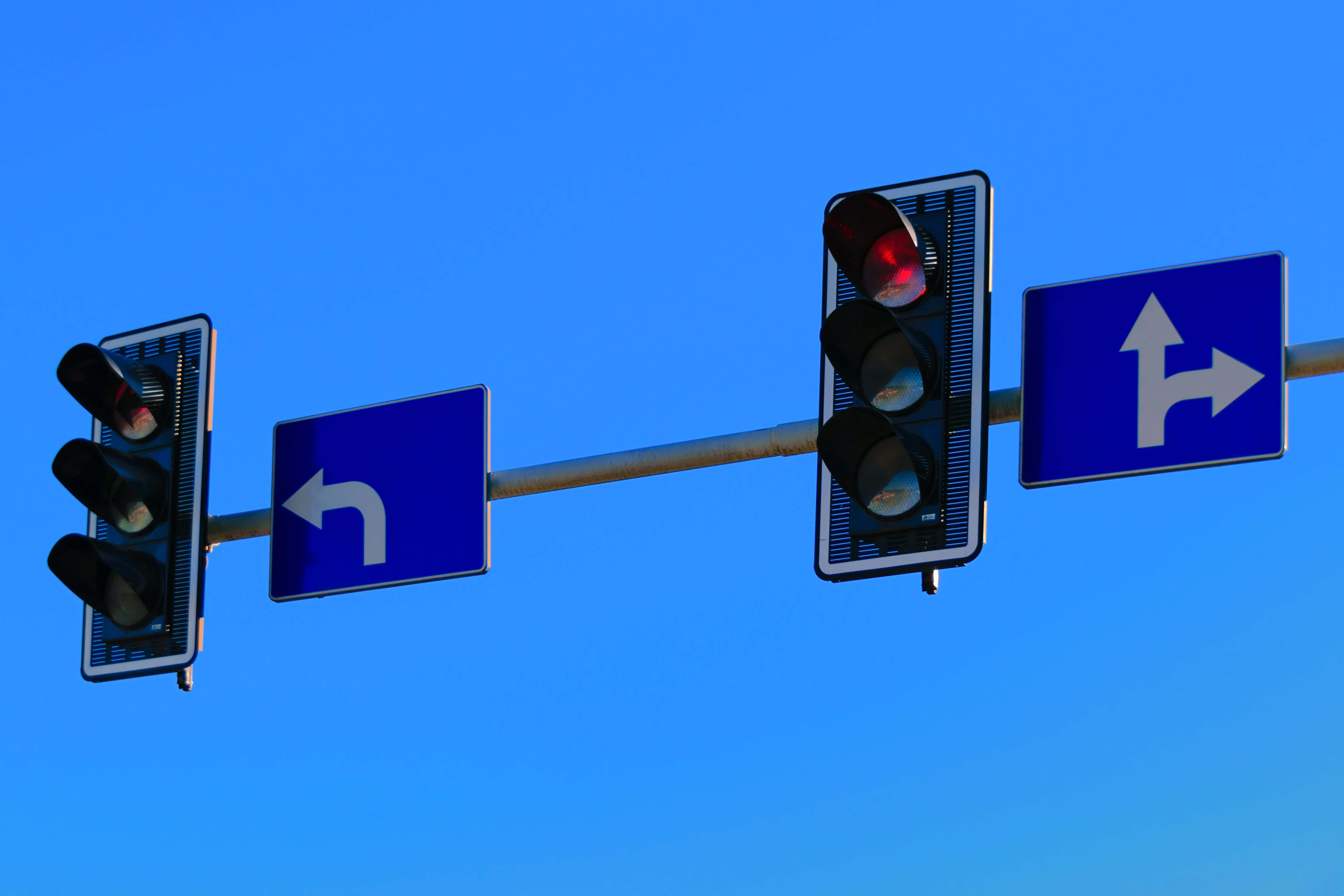 Semafor și indicator de săgeată Fundal