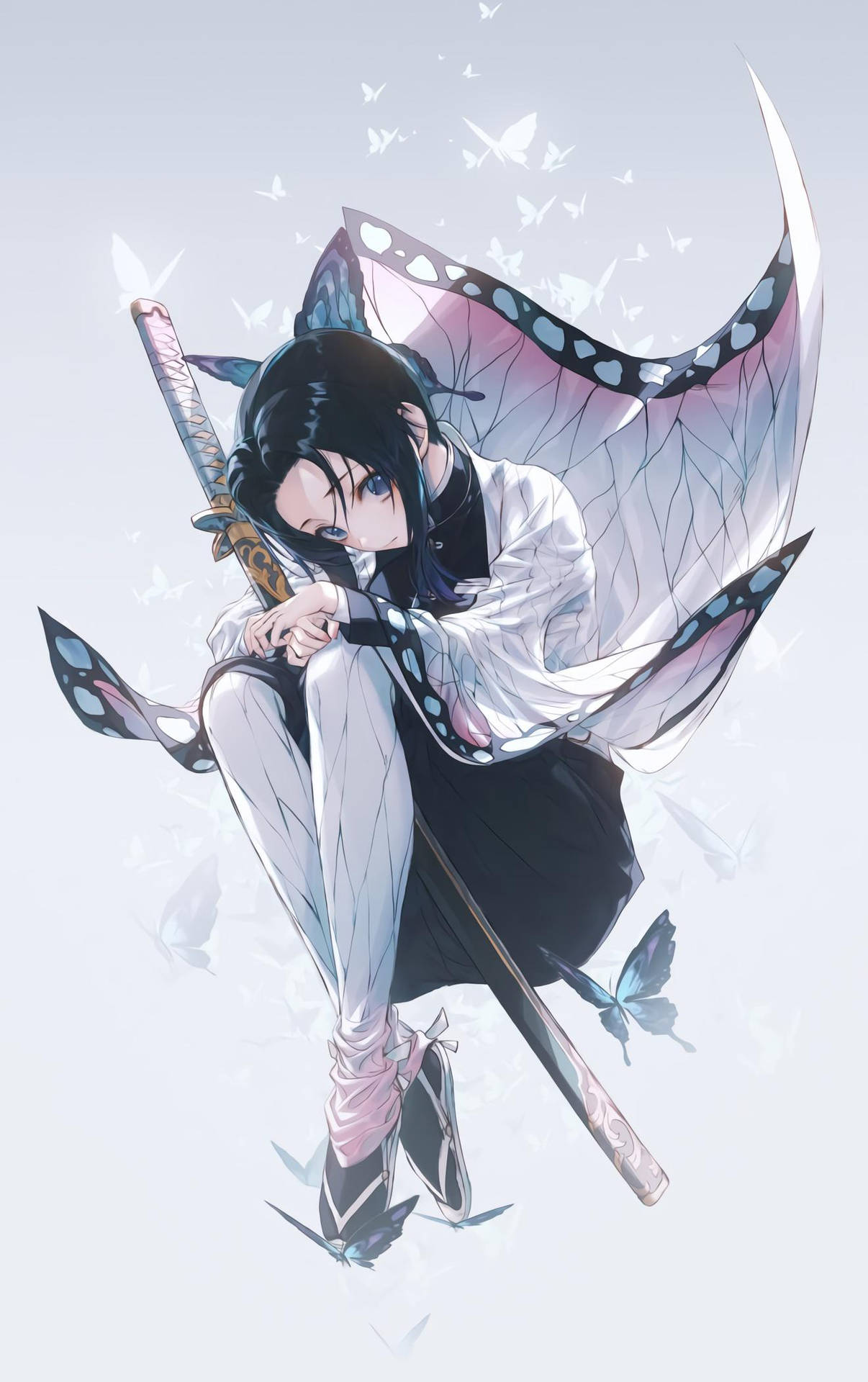 Fundal de ecran Demon Slayer cu Shinobu Kocho îmbrățișând sabia cu coapsele — Demon Slayer Fundal