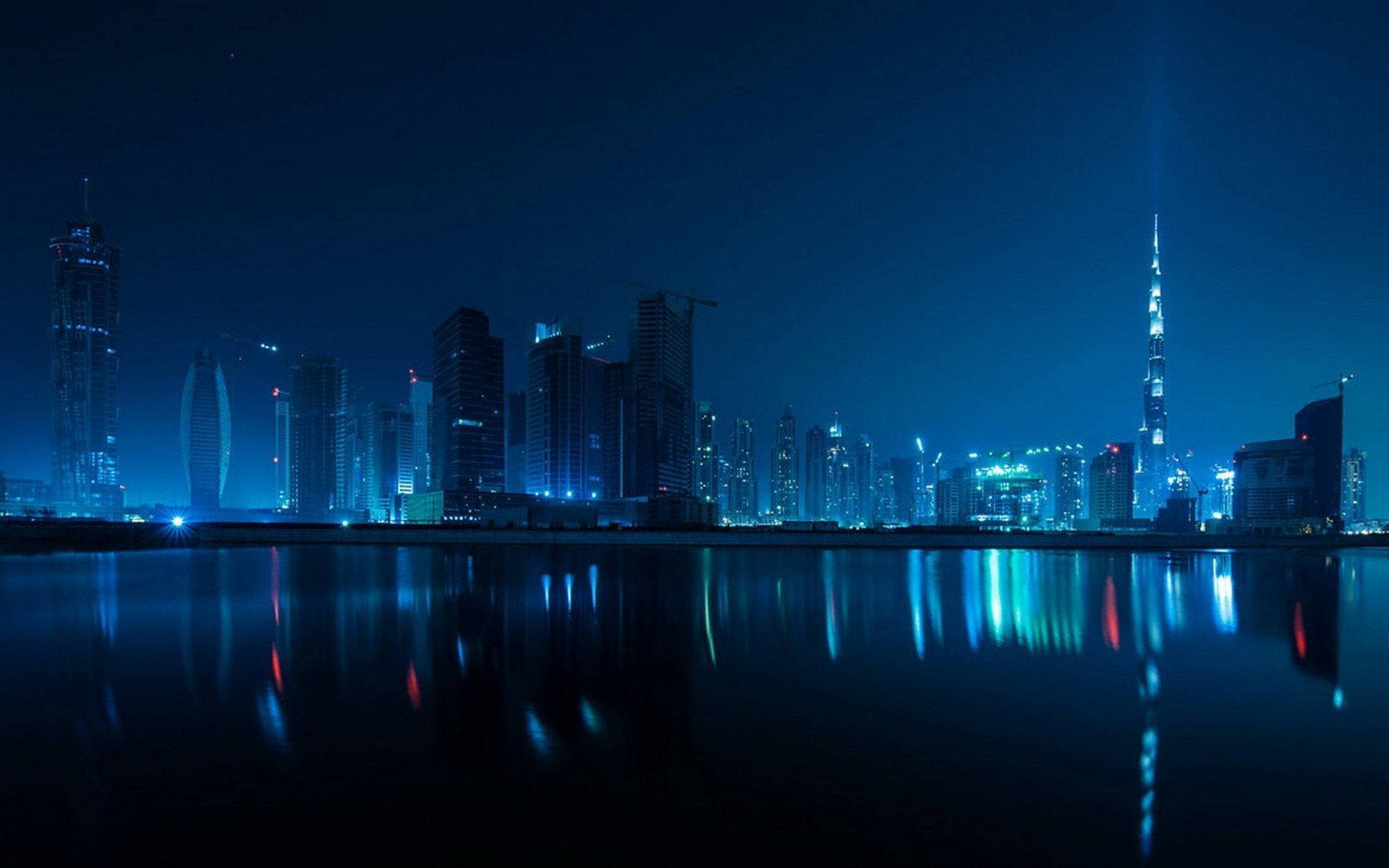 Siluetă nocturnă Dubai albastră pentru PC Fundal