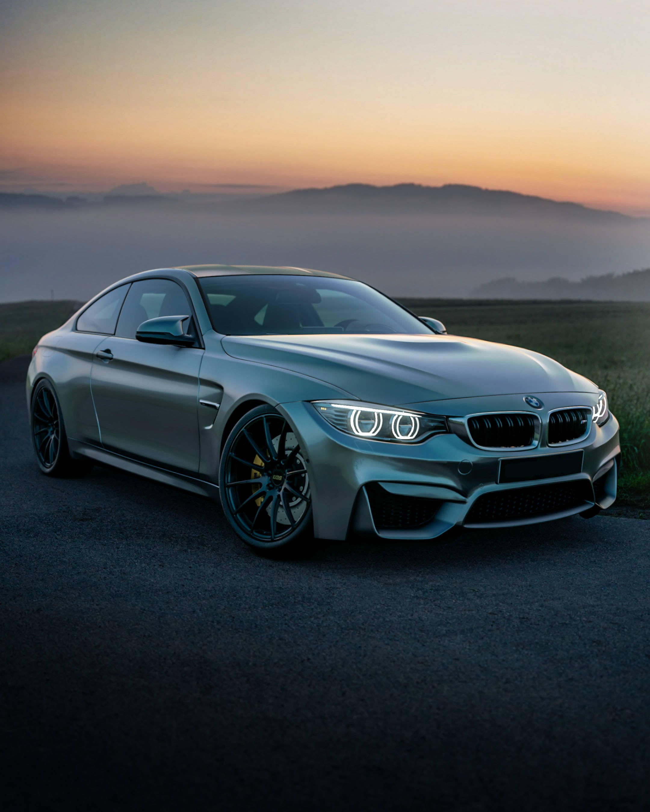 Simțiți-vă puternic în noul BMW F83 M4 Fundal