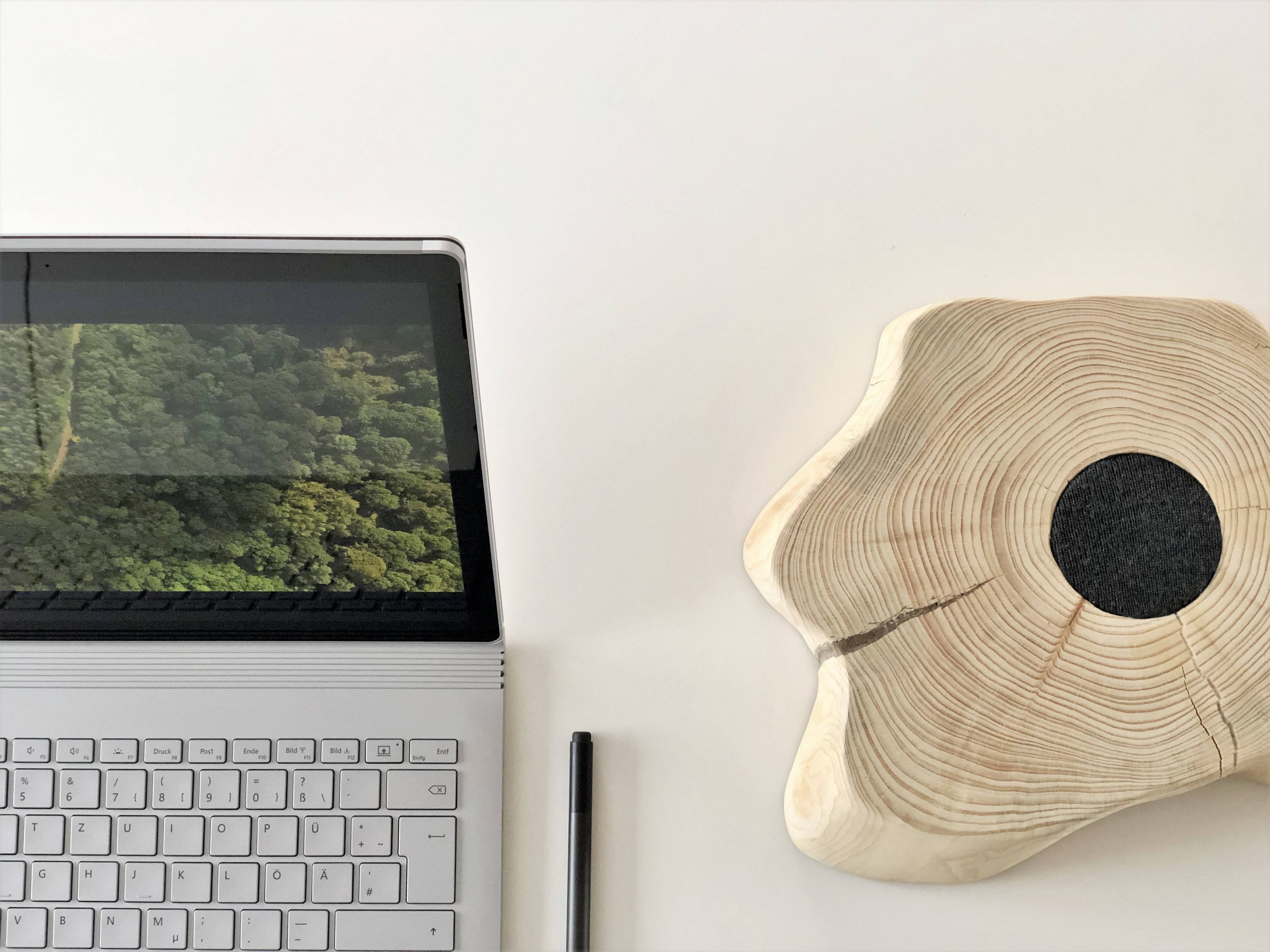 Sleek and Modern Surface Book 3 Fundal