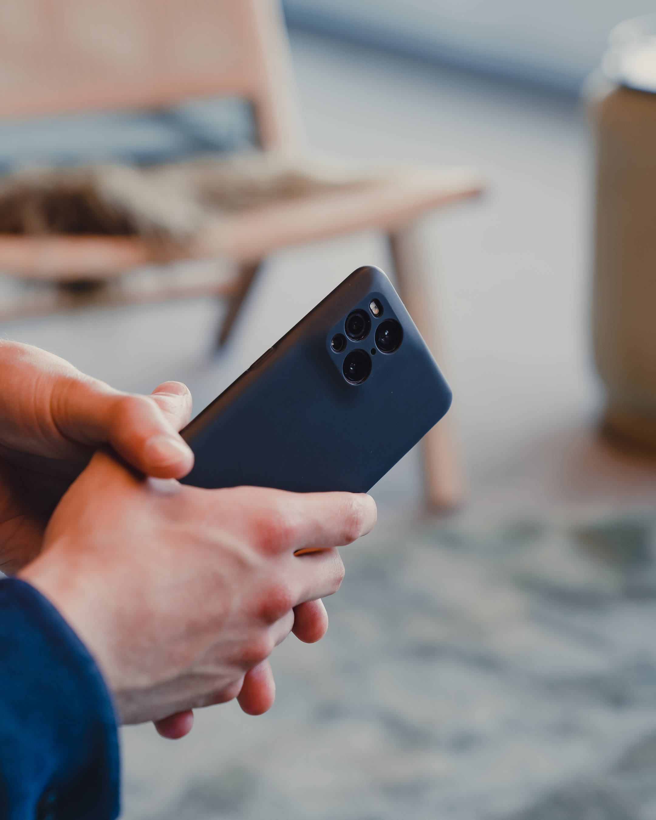 Smartphone Oppo Albastru Închis Fundal