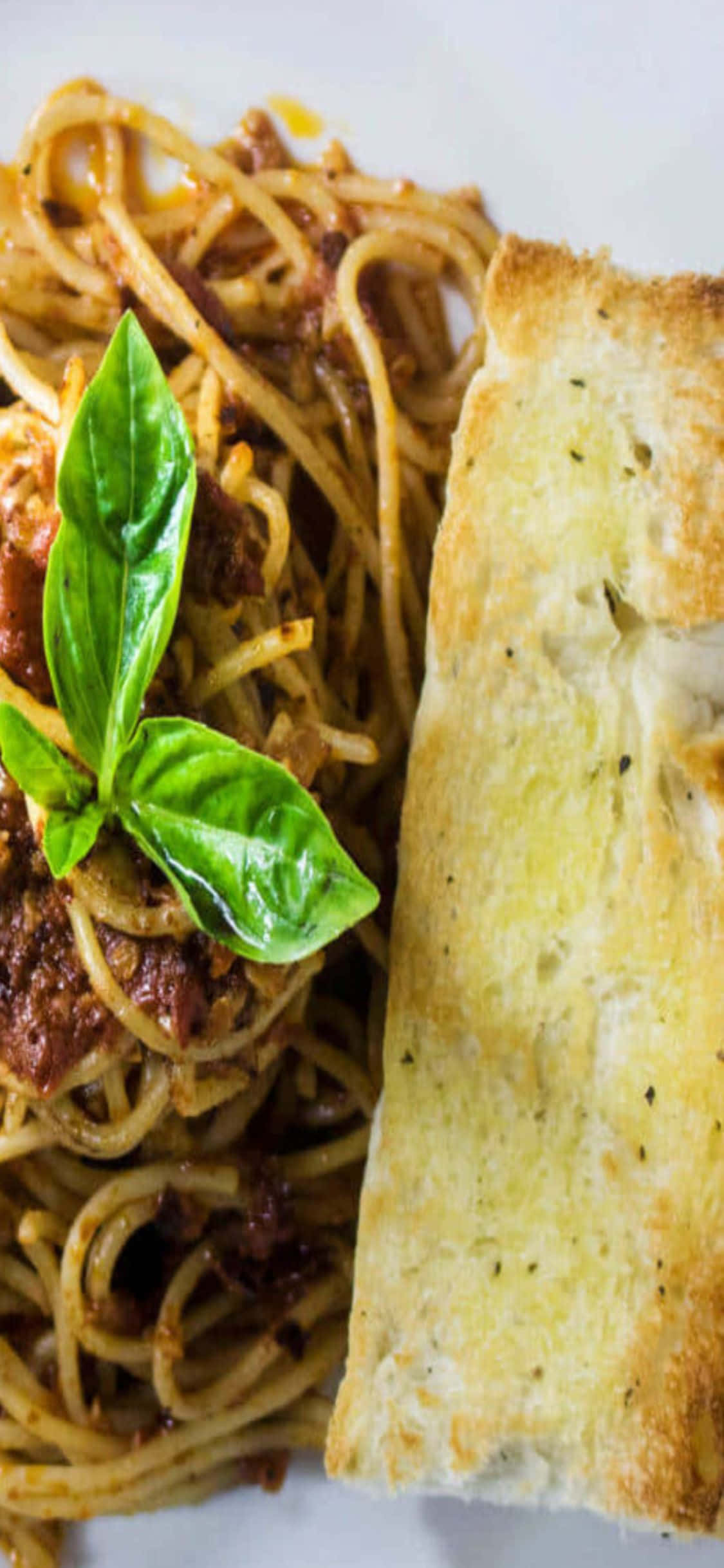 Spaghetti Clasic cu Pâine Prajită – Fundal iPhone X Pasta Fundal
