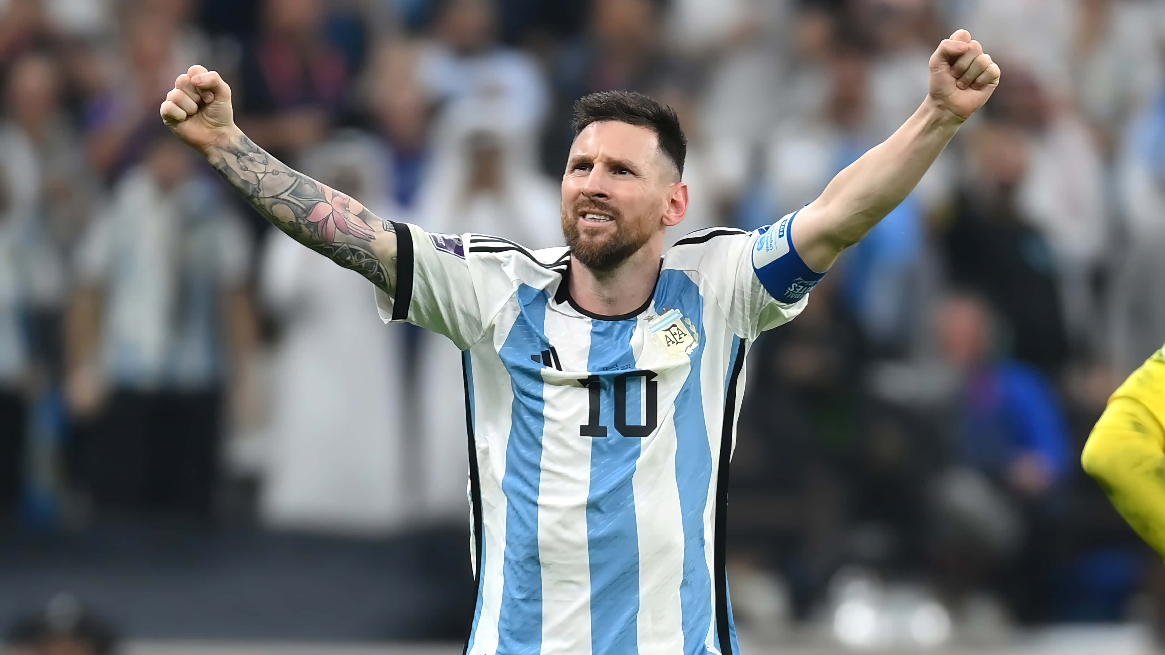 Starul fotbalului Lionel Messi în acțiune Fundal