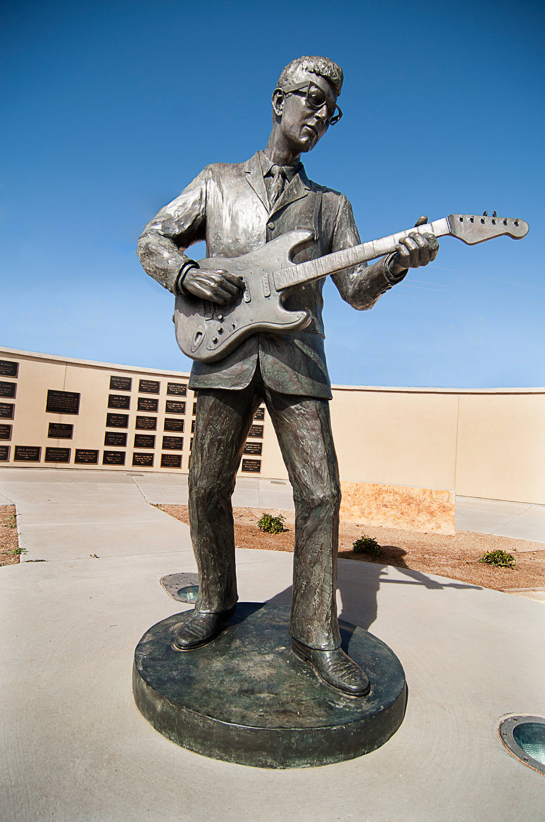 Statuia Buddy Holly And The Crickets Fundal