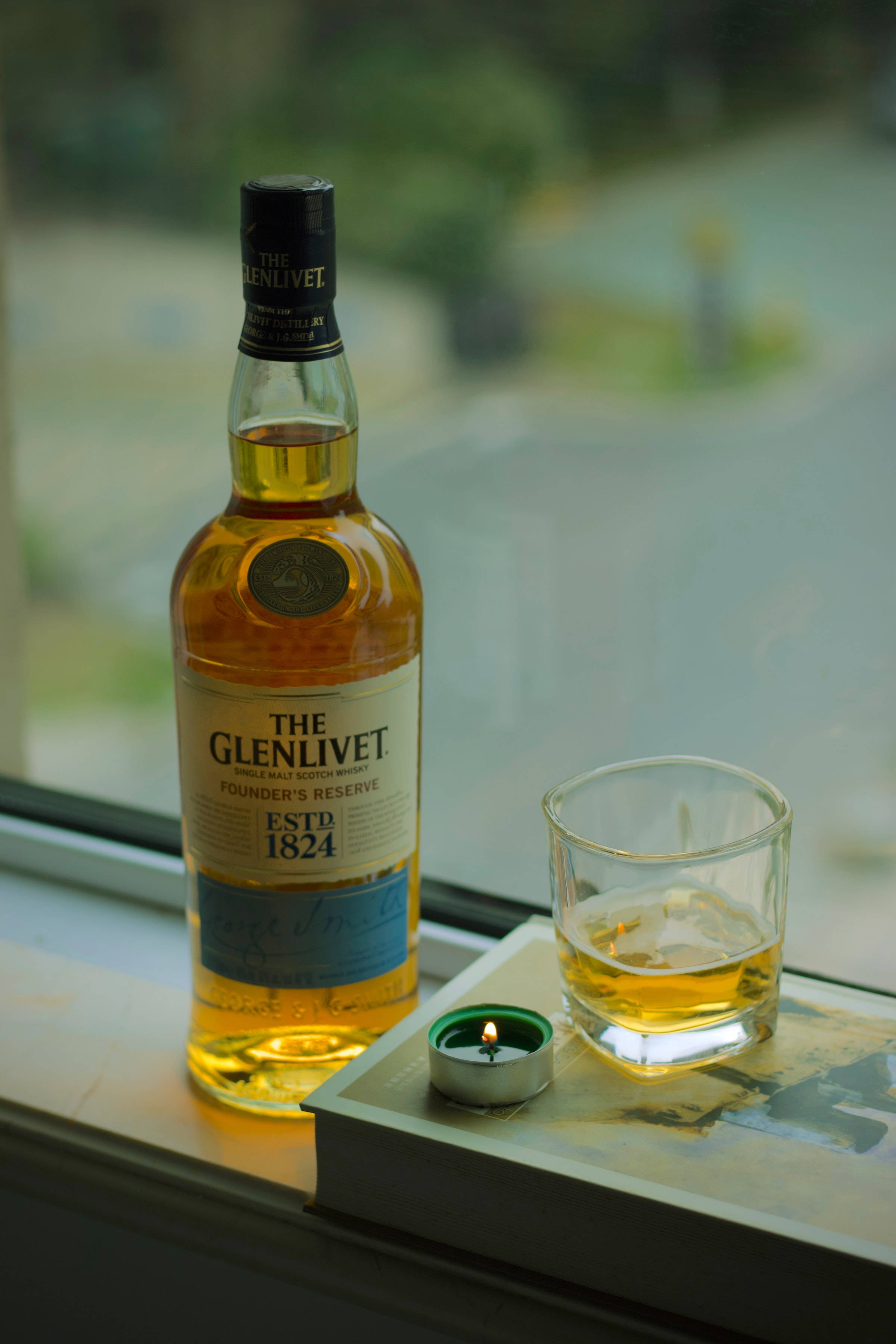 Sticlă de Whiskey The Glenlivet Fundal