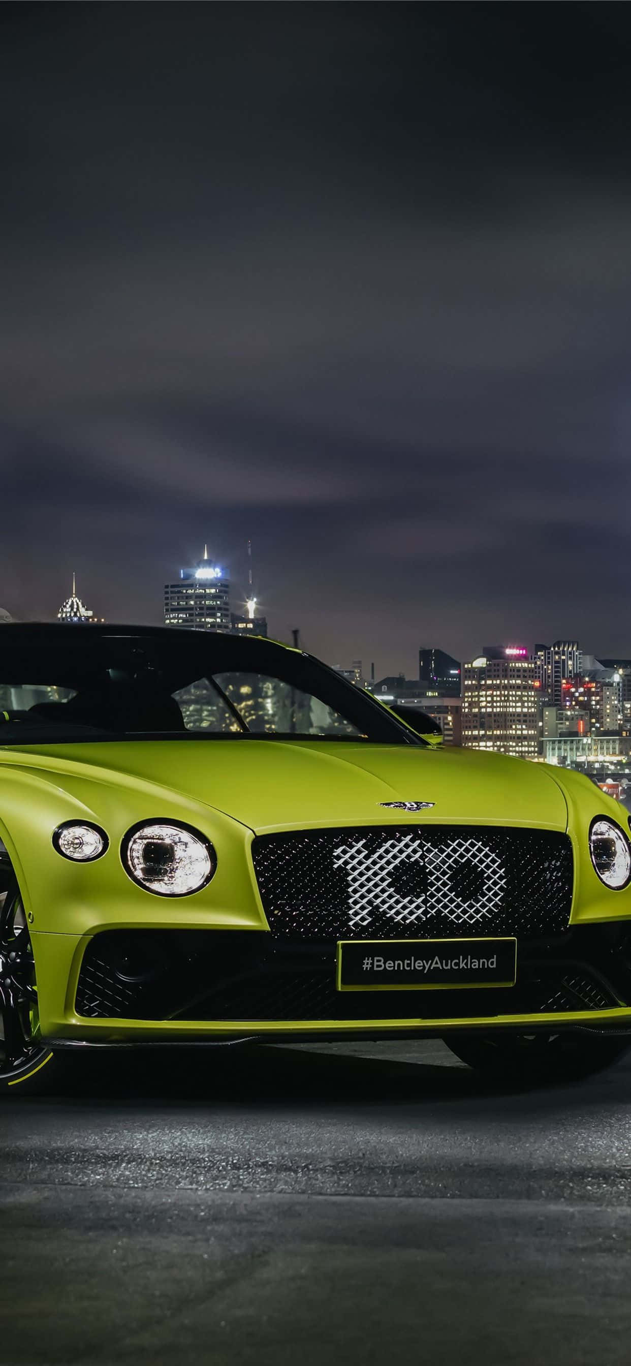 Stilul classic al unui Bentley întâlnește tehnologia modernă a iPhone Xs Max Fundal