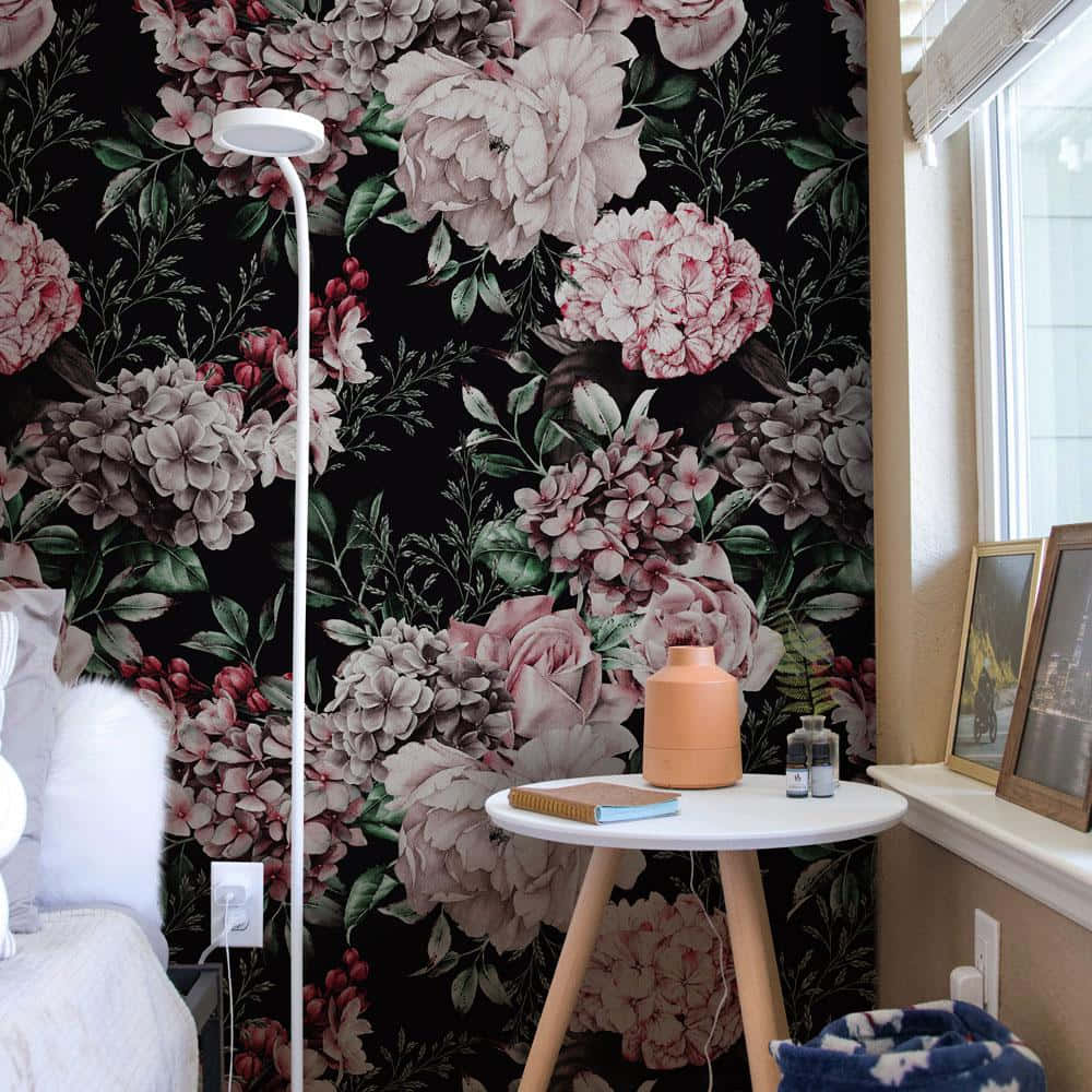 Tapet Floral Întunecat: Estetică Elegantă și Îndrăzneață Fundal