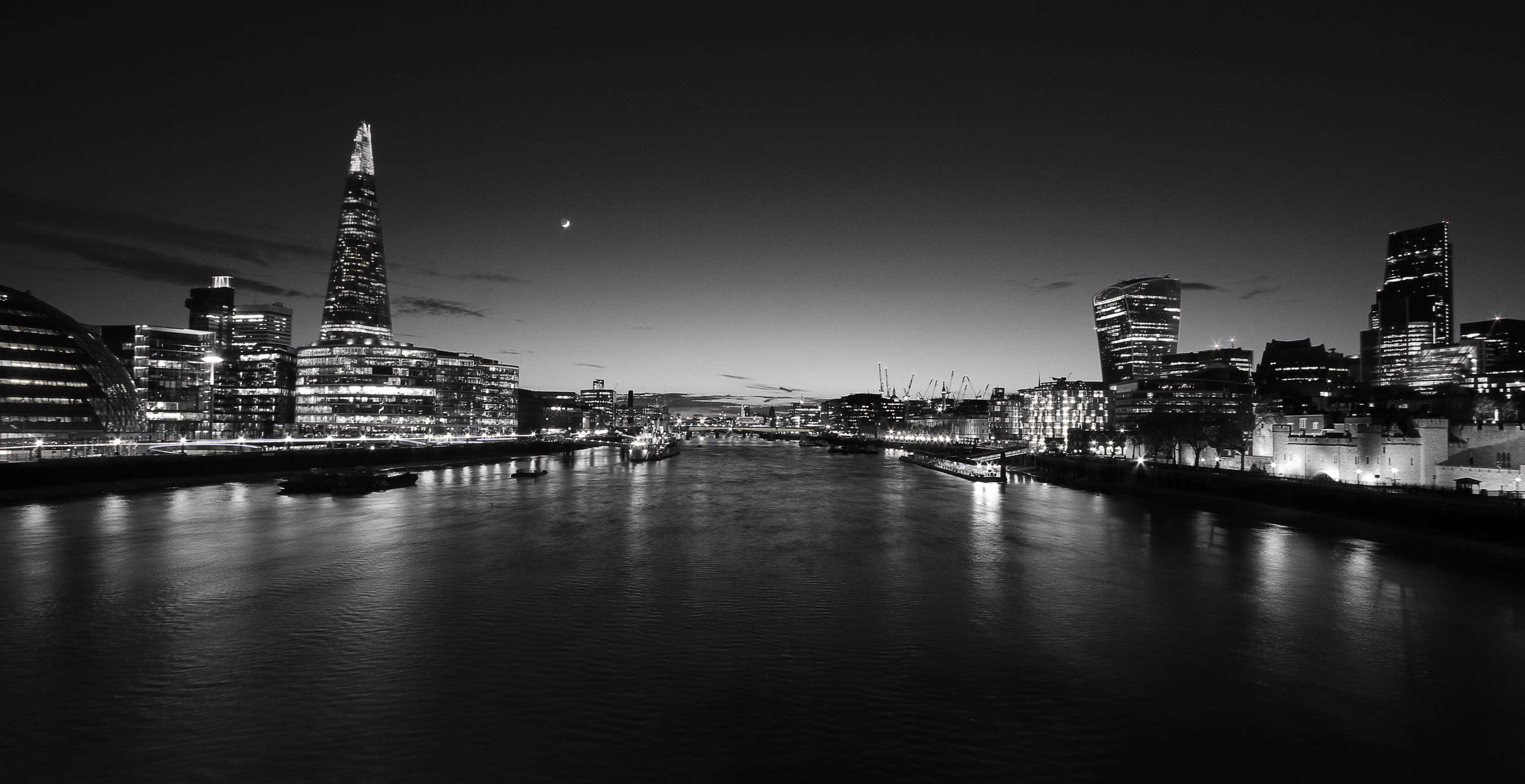 The Shard din panorama Londrei Fundal