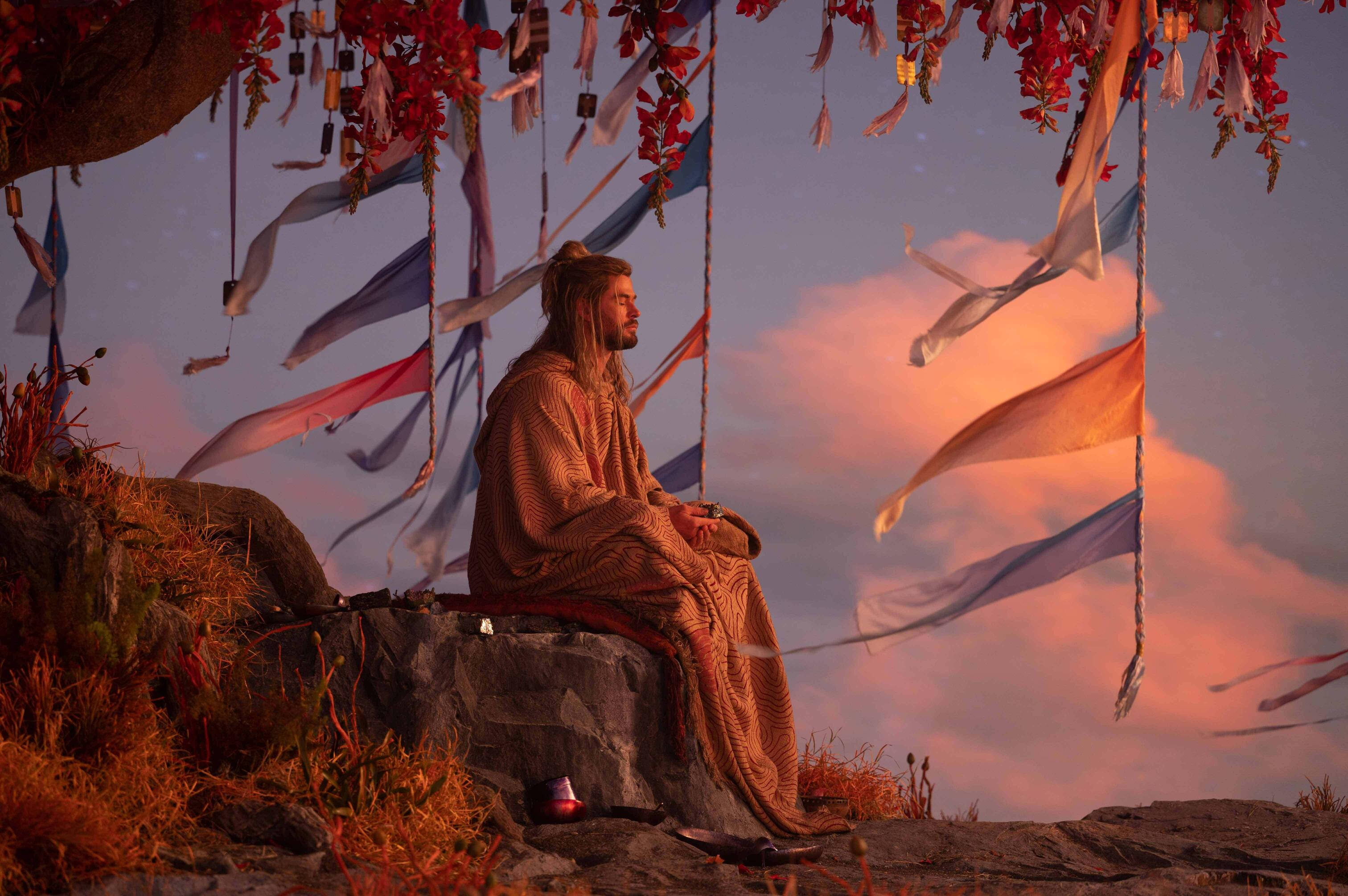 Thor Love And Thunder Thor Meditând Fundal